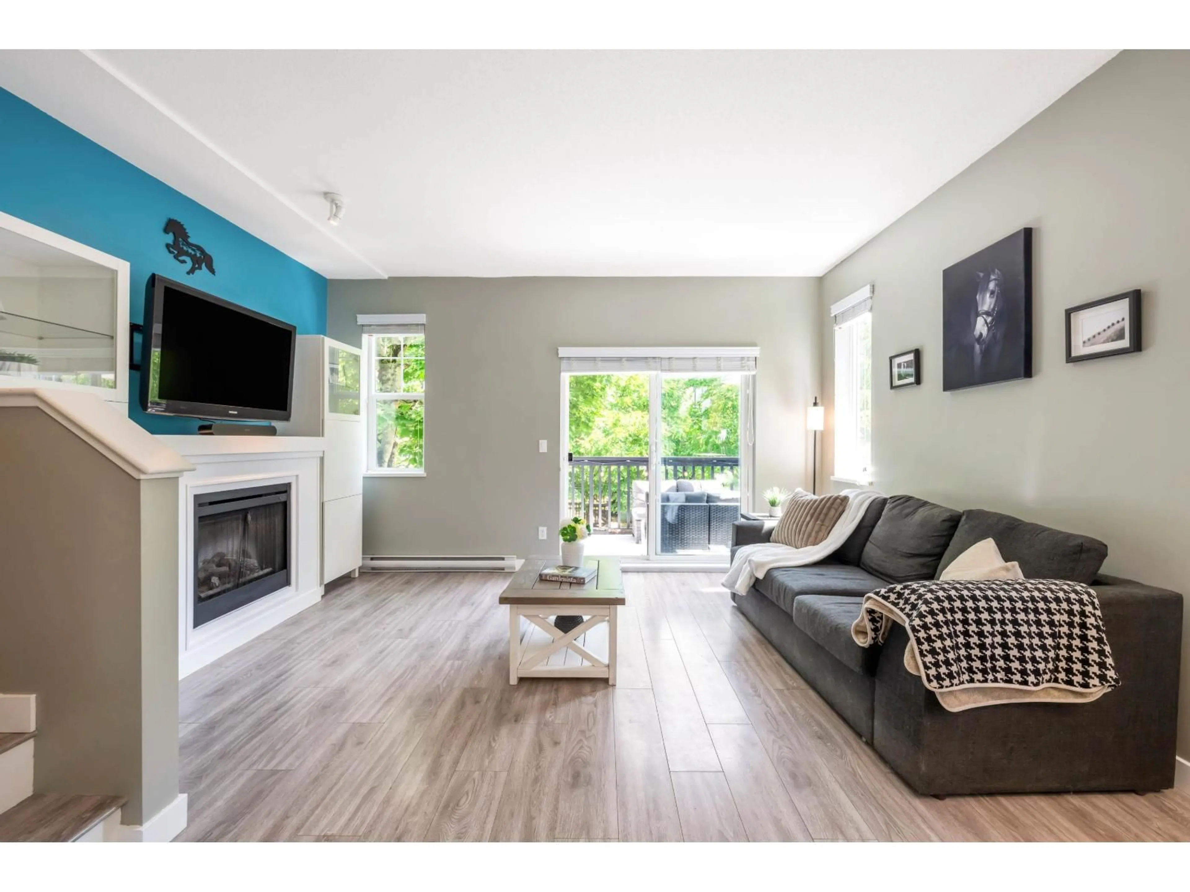 Living room with furniture, wood/laminate floor for 42 - 8385 DELSOM WAY, Delta British Columbia V4C0A3