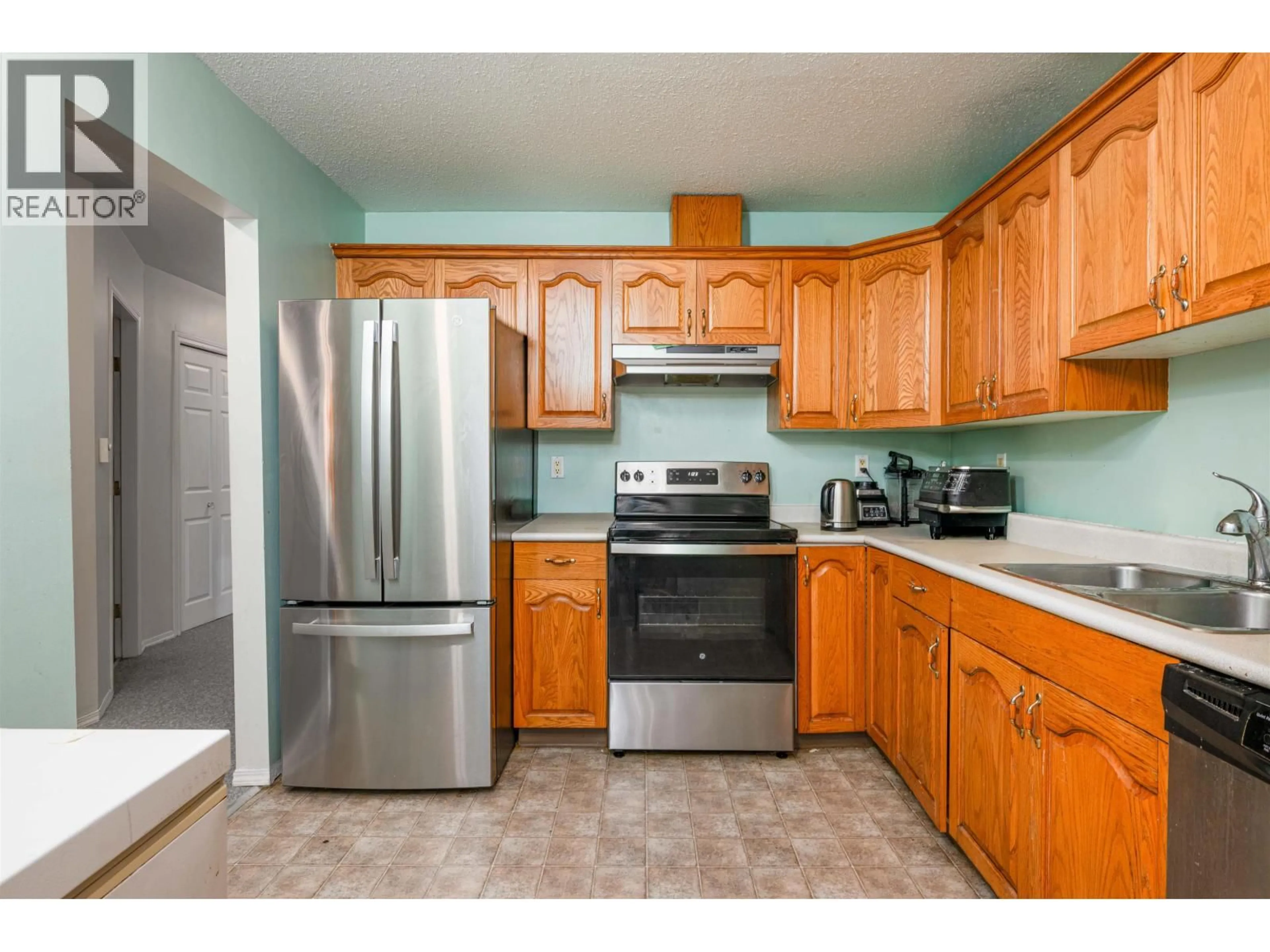 Standard kitchen, unknown for 721 CARNEY STREET, Prince George British Columbia V2M2K5