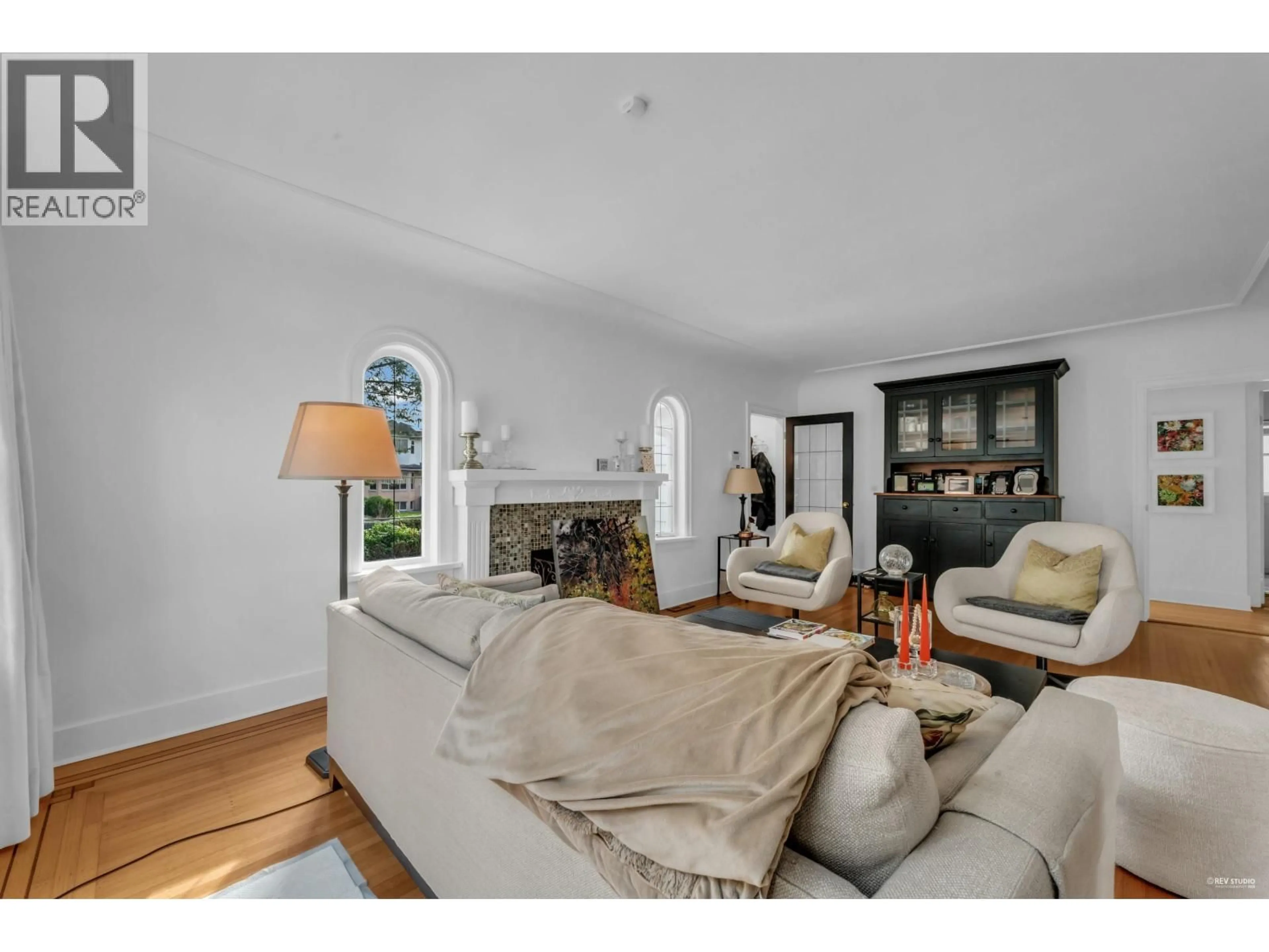 Living room with furniture, unknown for 295 23RD AVENUE, Vancouver British Columbia V5Y2H2