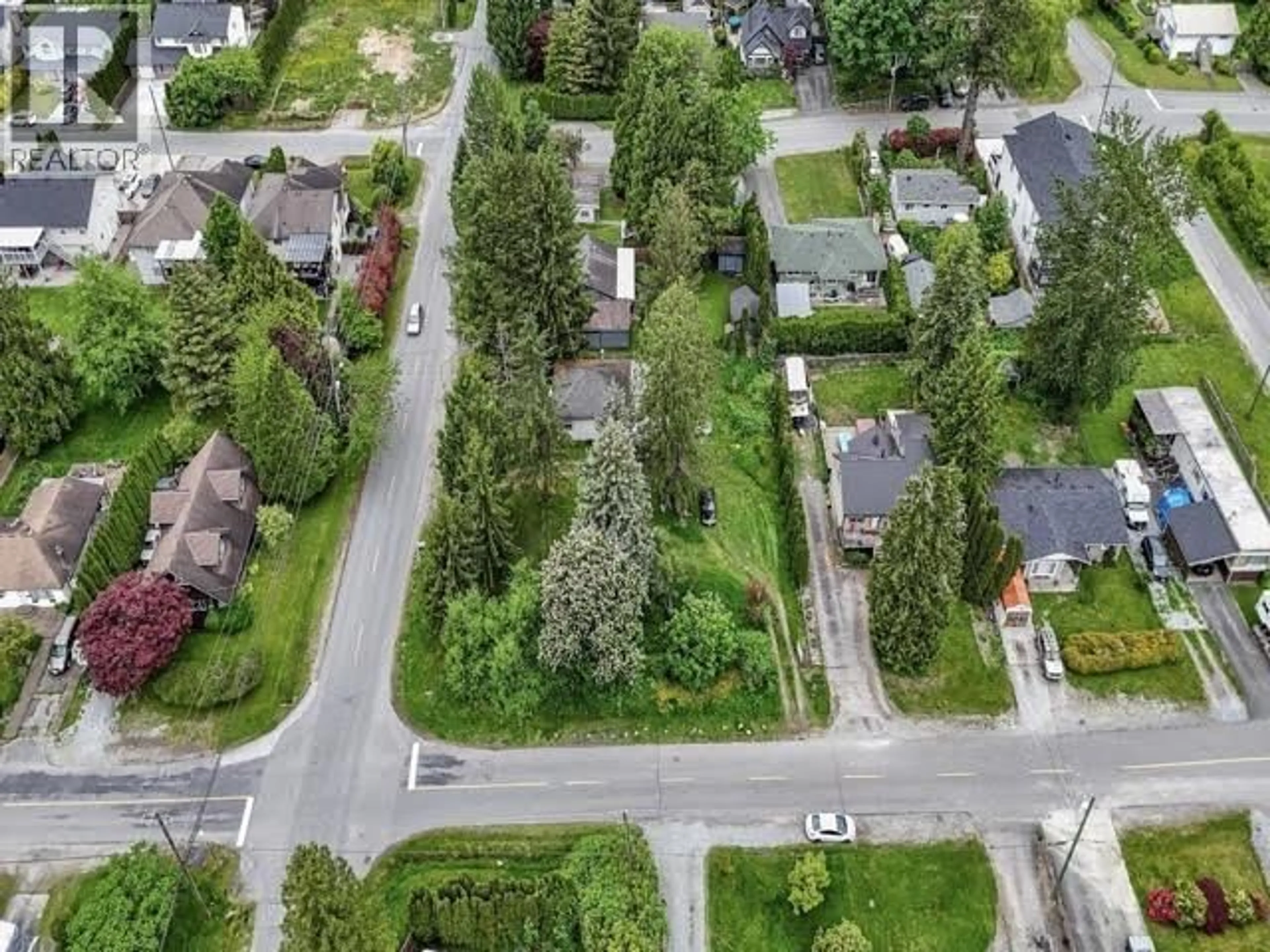 A pic from outside/outdoor area/front of a property/back of a property/a pic from drone, street for 11086 PRINCESS STREET, Maple Ridge British Columbia V2X1M7