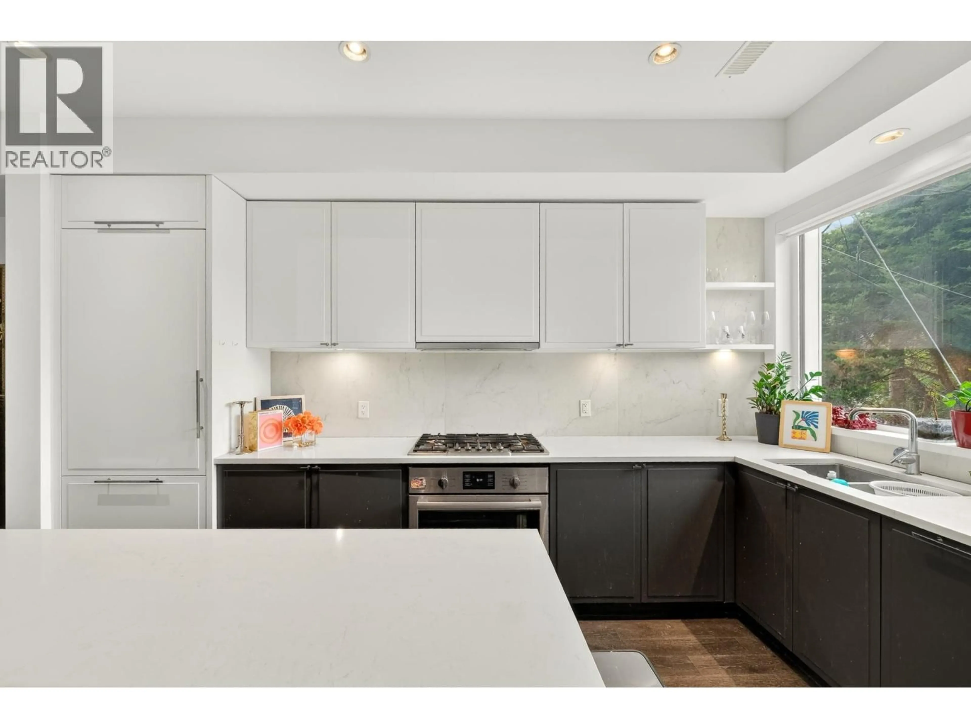 Contemporary kitchen, unknown for 7601 YUKON STREET, Vancouver British Columbia V5X2Y4