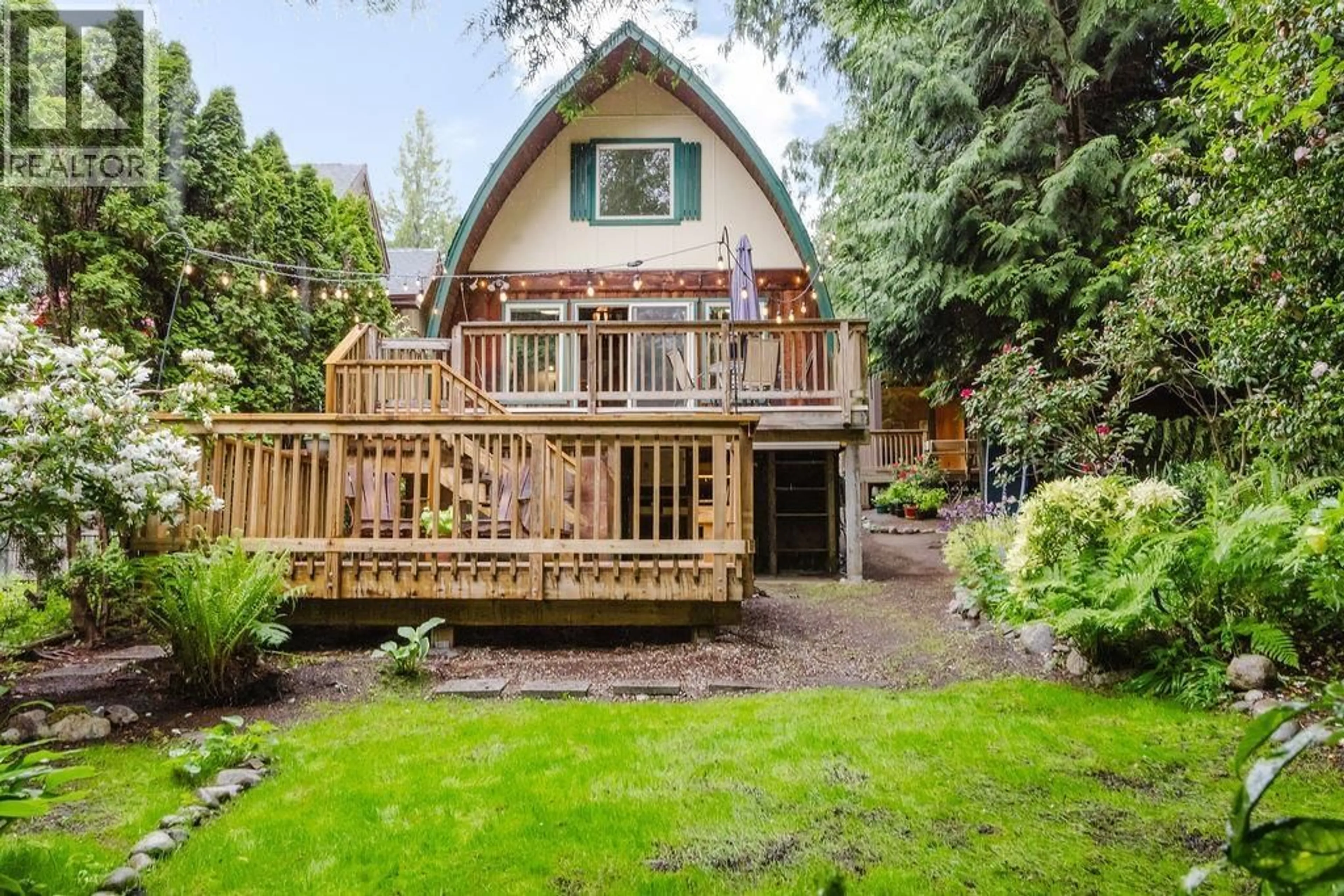 Patio, unknown for 2829 LOWER ROAD, Roberts Creek British Columbia V0N2W4