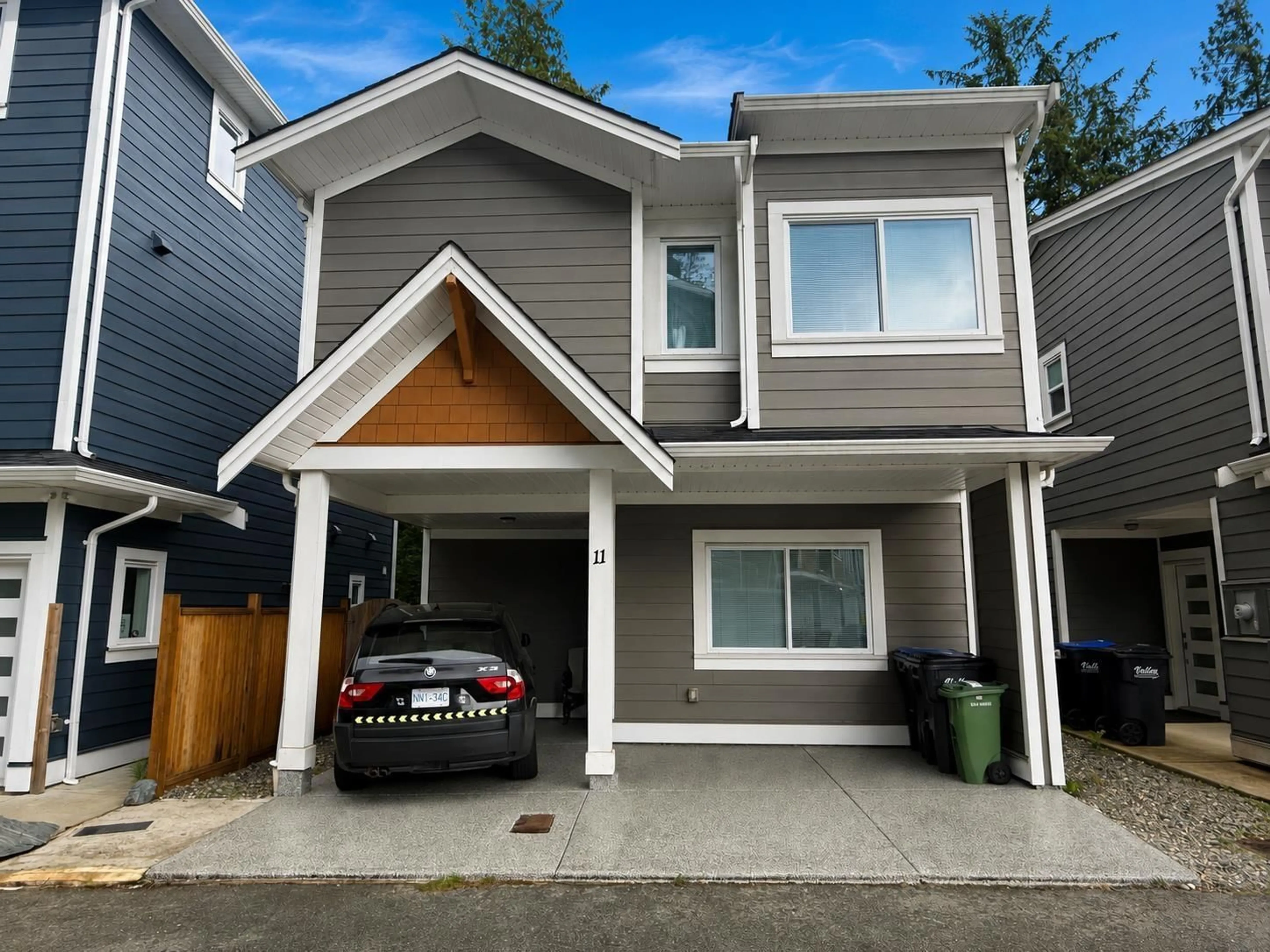 Home with vinyl exterior material, street for 11 - 750 HOT SPRINGS ROAD, Harrison Hot Springs British Columbia V0M1K0