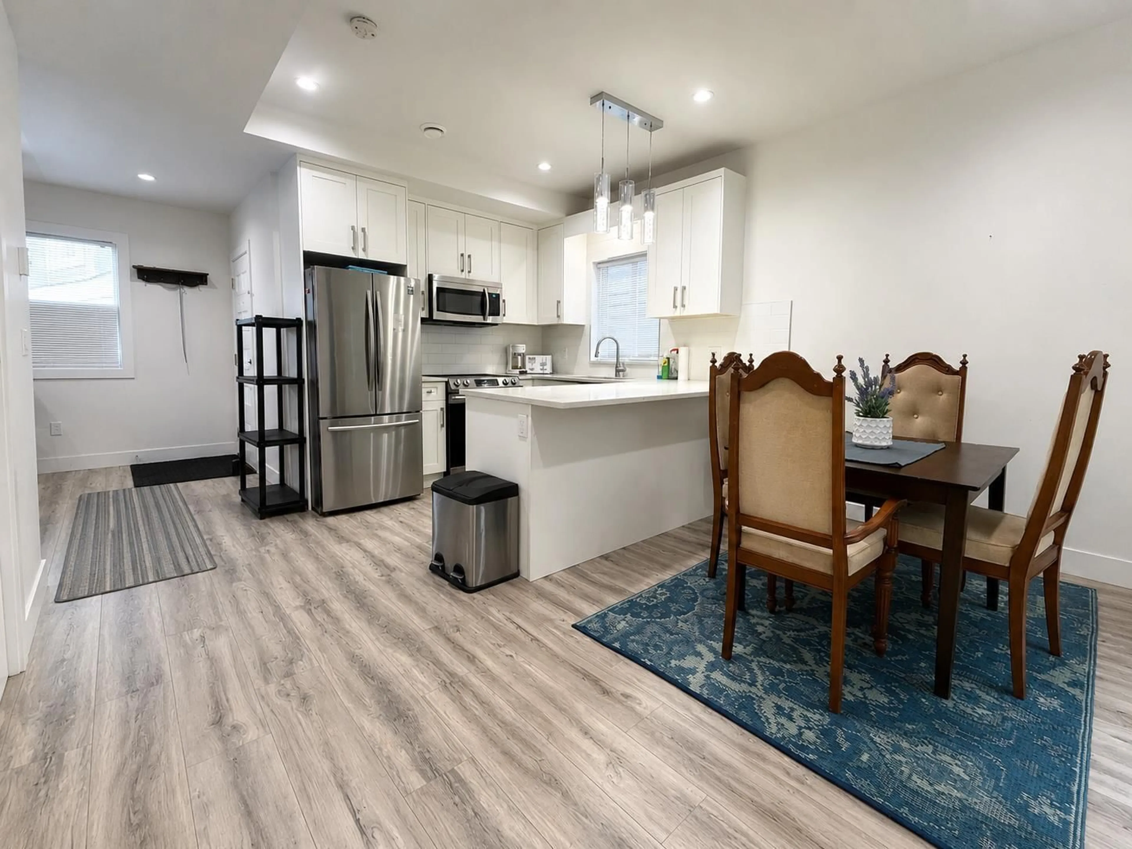 Open concept kitchen, unknown for 11 - 750 HOT SPRINGS ROAD, Harrison Hot Springs British Columbia V0M1K0