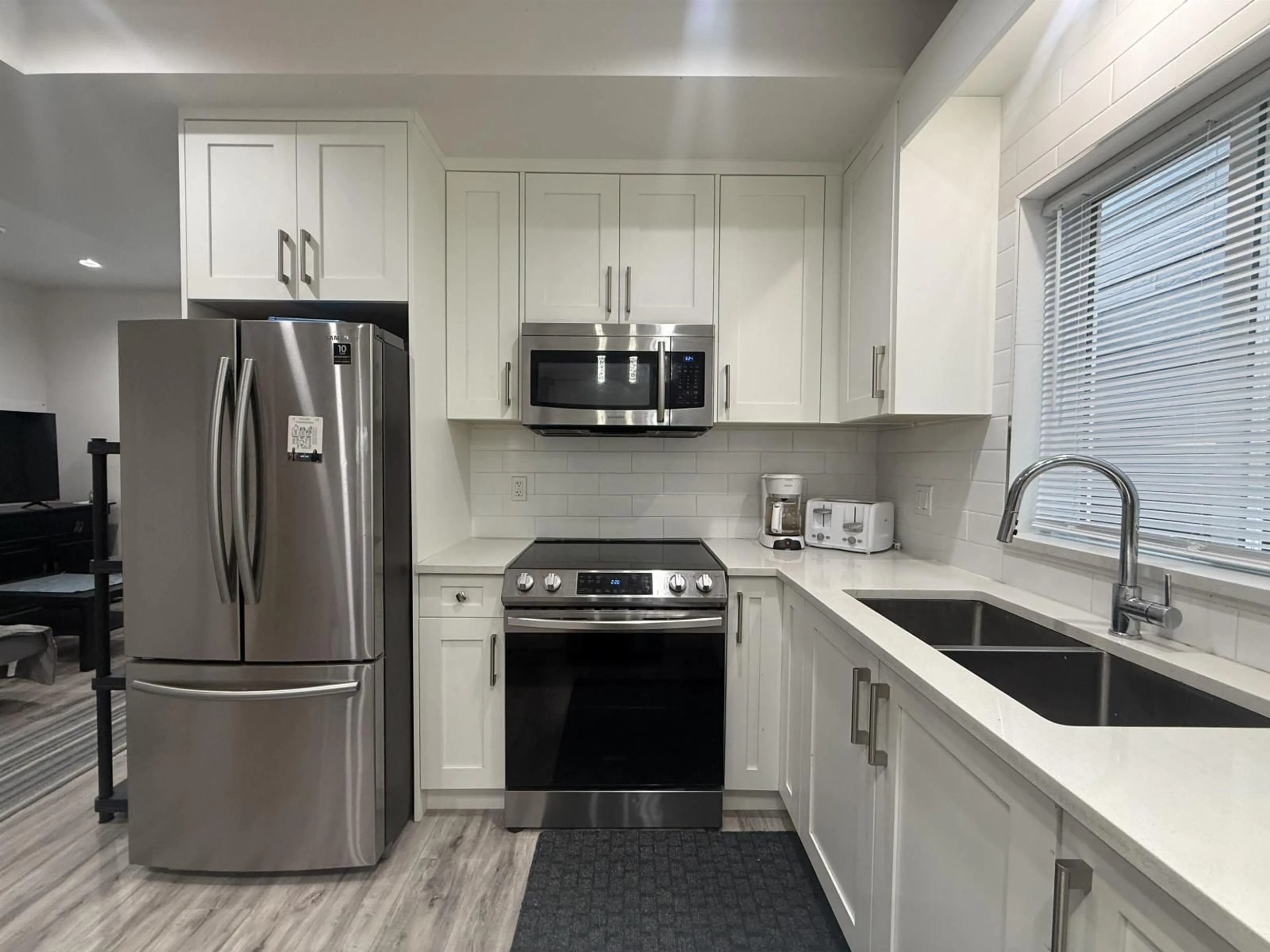 Standard kitchen, unknown for 11 - 750 HOT SPRINGS ROAD, Harrison Hot Springs British Columbia V0M1K0