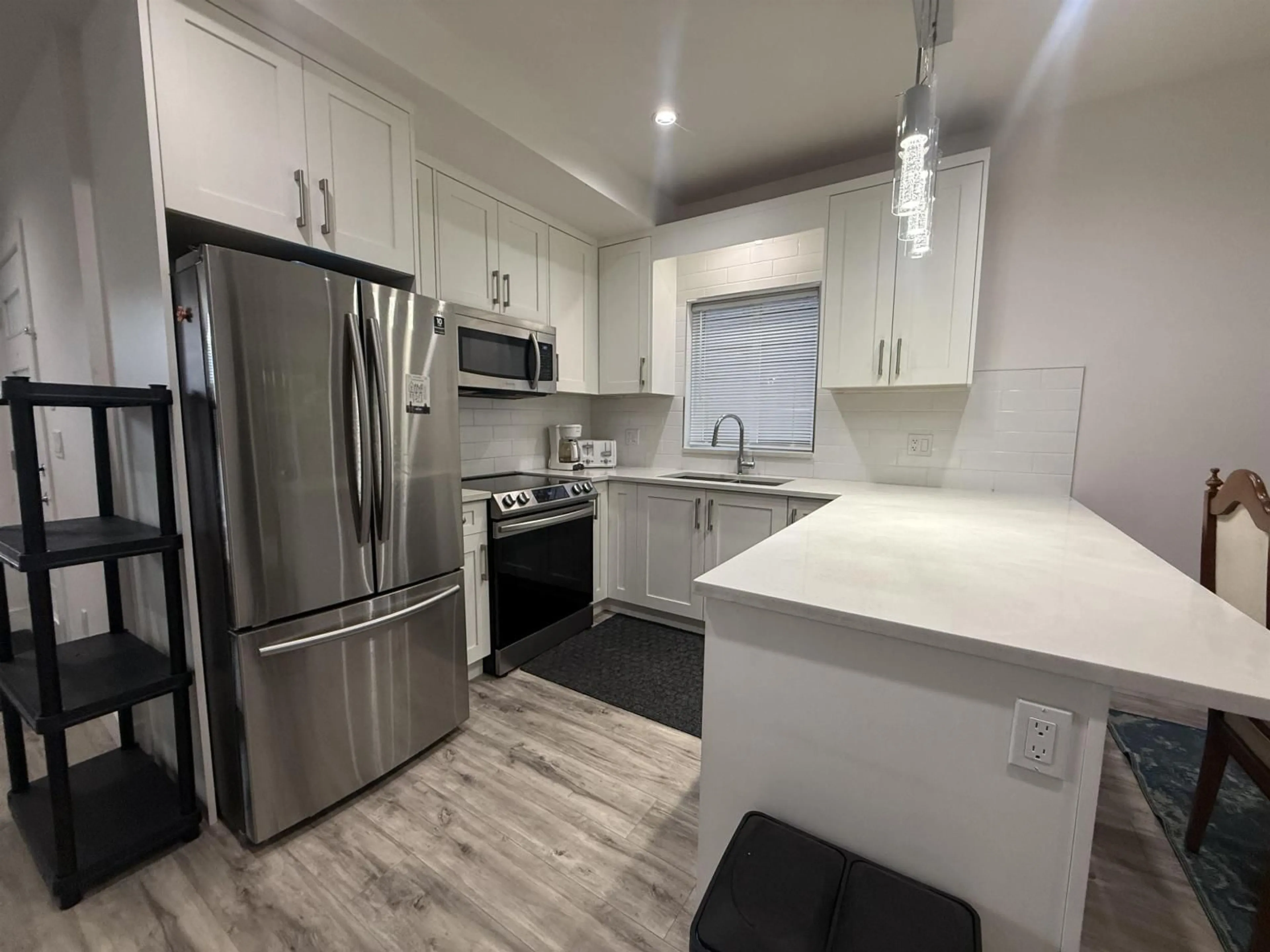 Open concept kitchen, unknown for 11 - 750 HOT SPRINGS ROAD, Harrison Hot Springs British Columbia V0M1K0