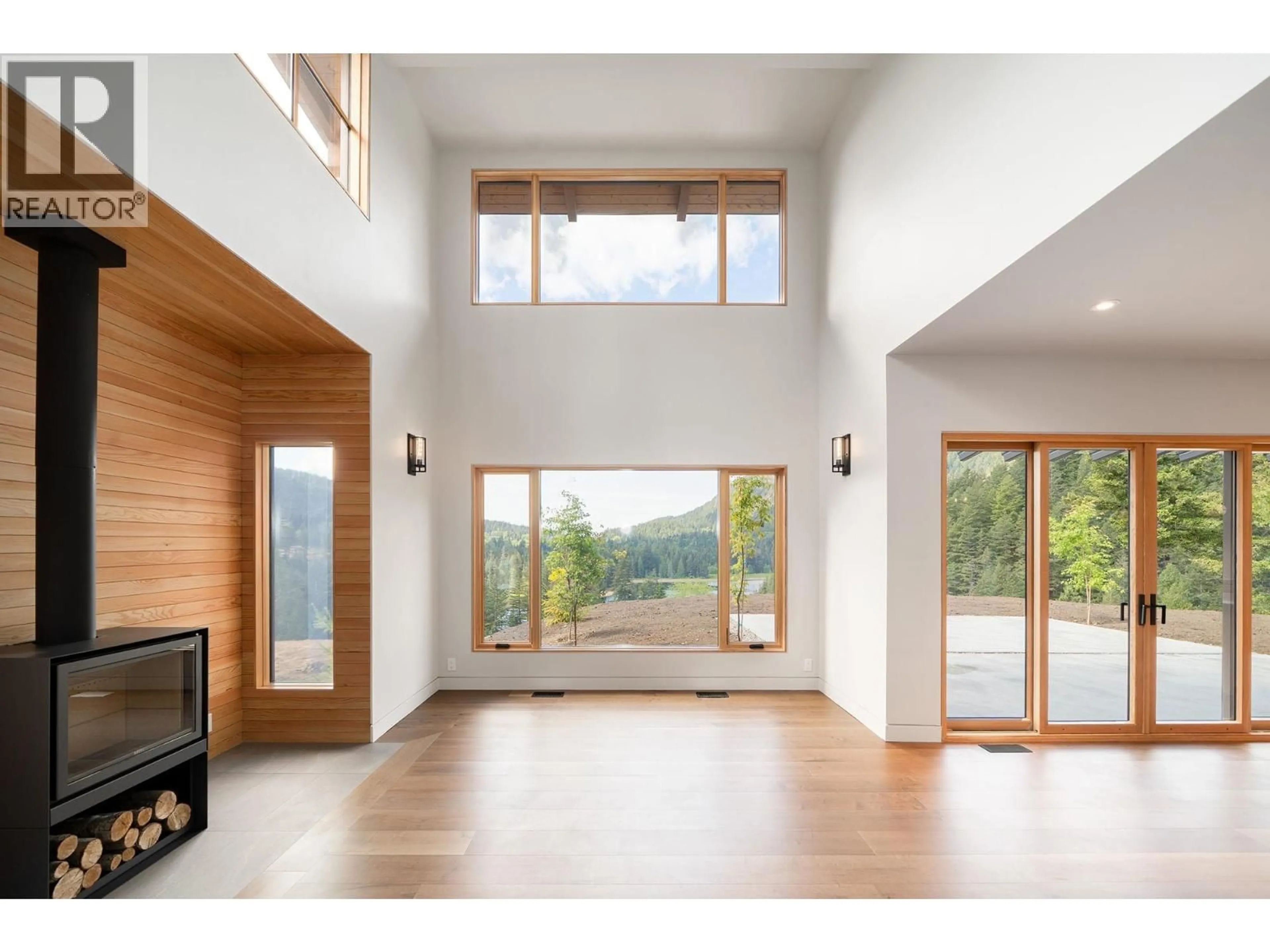 Indoor entryway for 865 FORSTER LANE, Bowen Island British Columbia V0N1G1