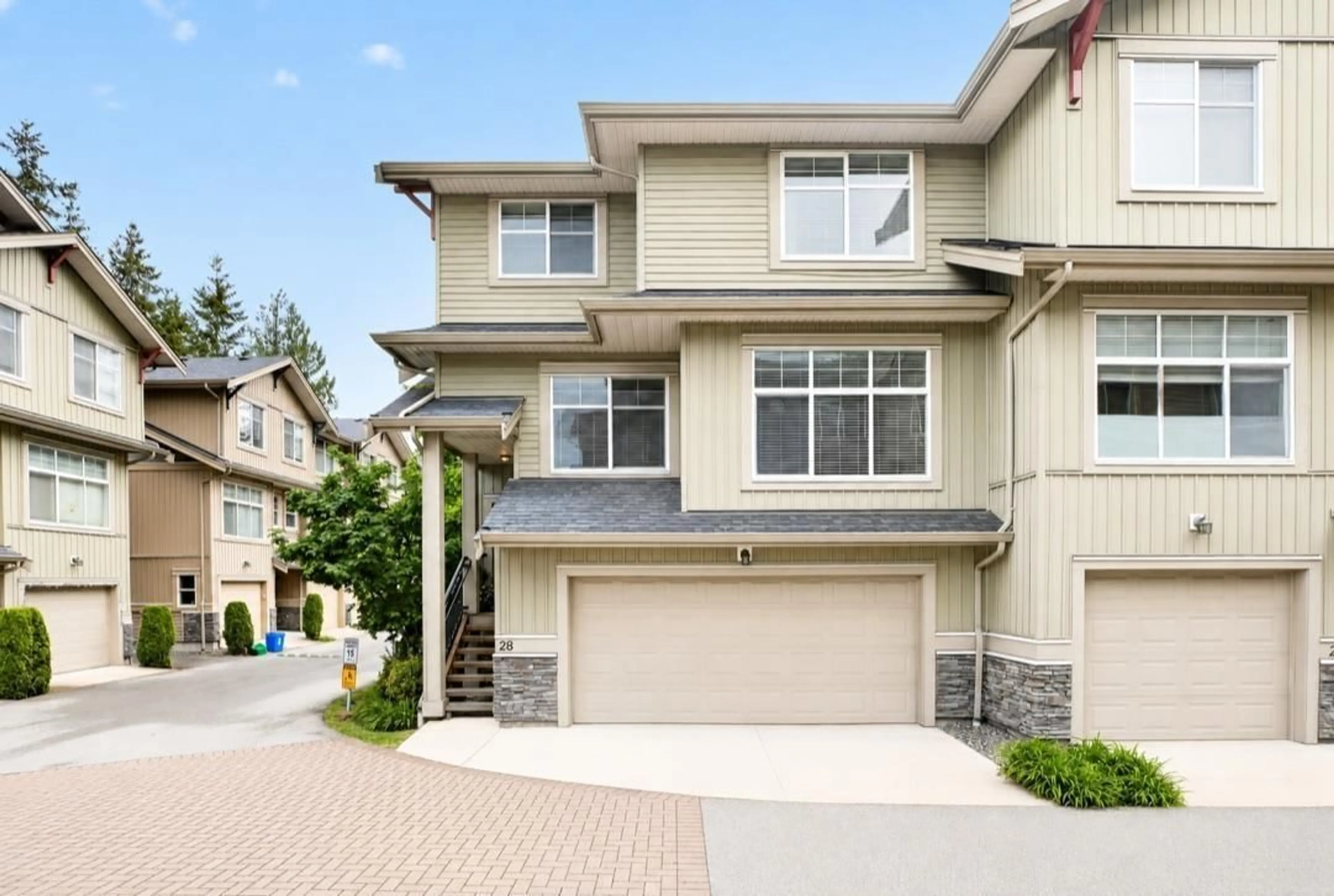 Home with vinyl exterior material, street for 28 - 20967 76 AVENUE, Langley British Columbia V2Y0L9