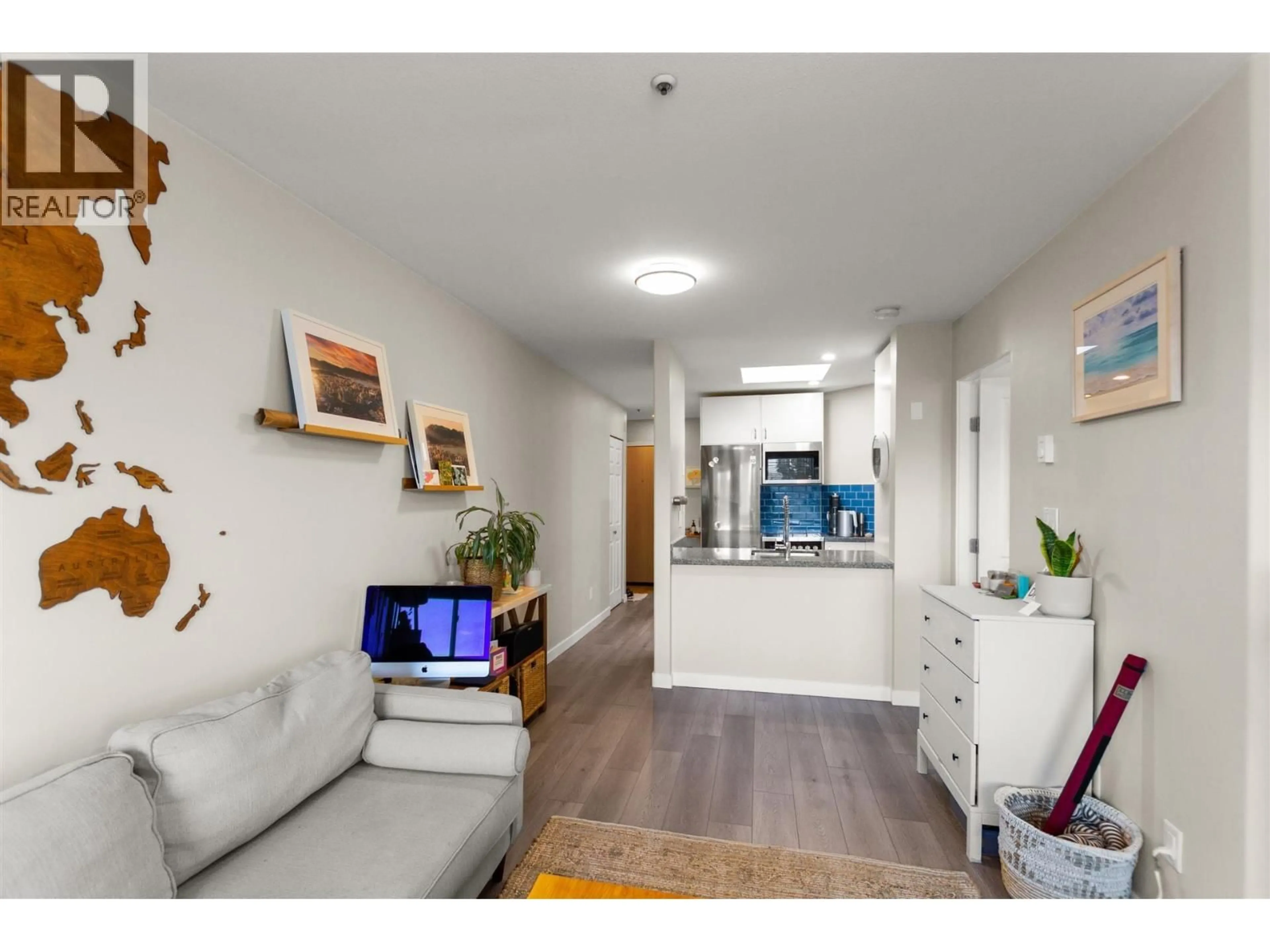 Unknown for PH414 - 488 KINGSWAY, Vancouver British Columbia V5T3J9