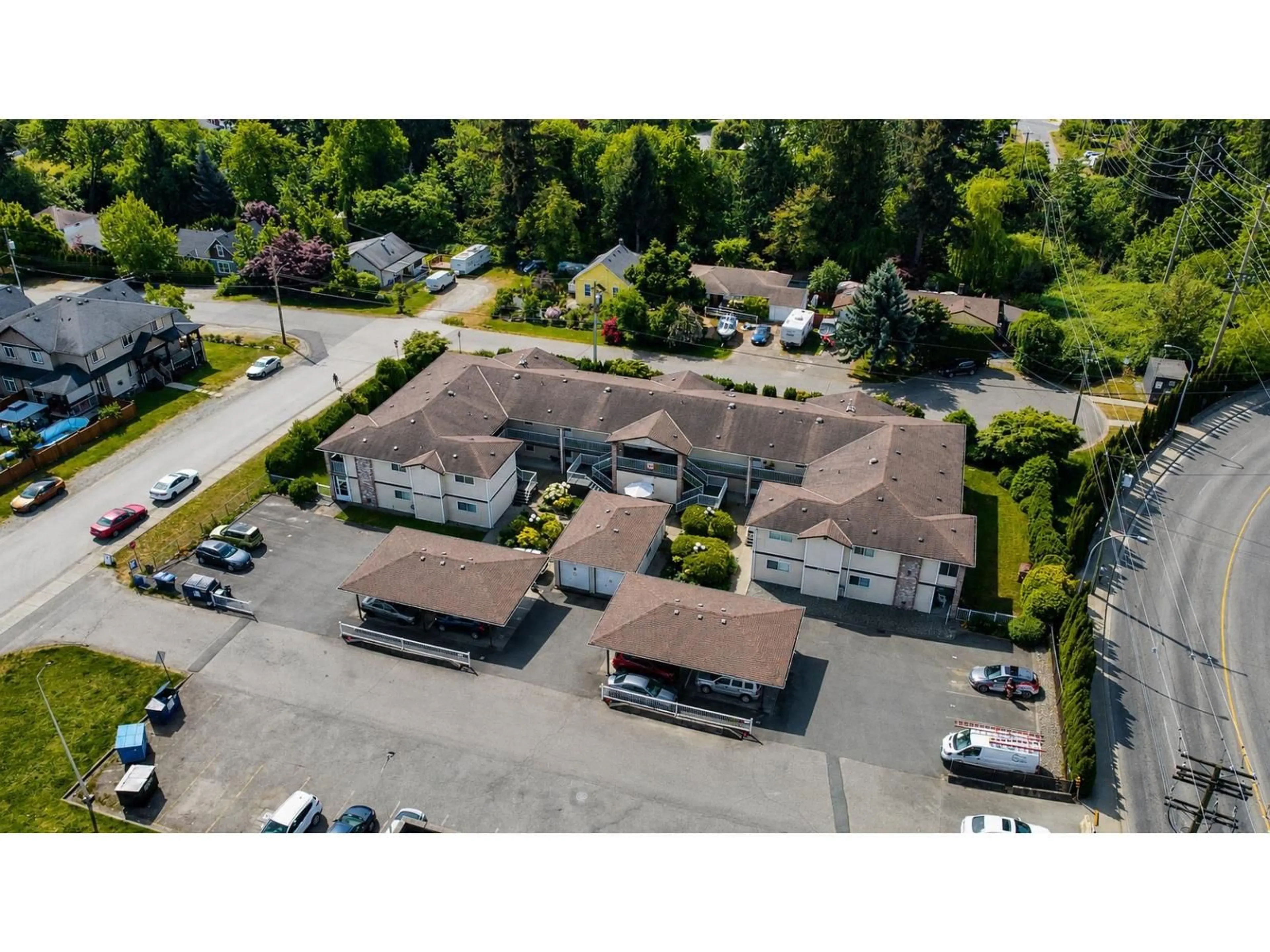 A pic from outside/outdoor area/front of a property/back of a property/a pic from drone, building for 4 - 32821 6TH AVENUE, Mission British Columbia V2V6L1