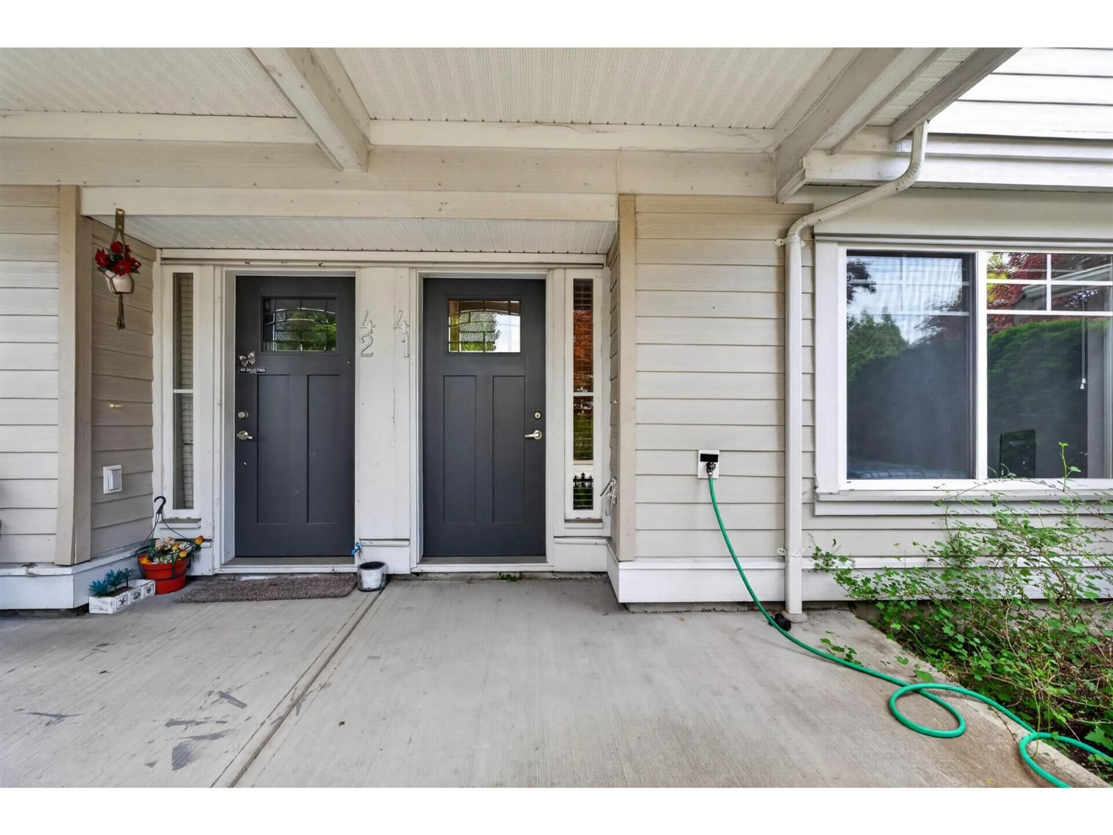 Indoor entryway for 41 - 12775 63 AVENUE, Surrey British Columbia V3X0E9