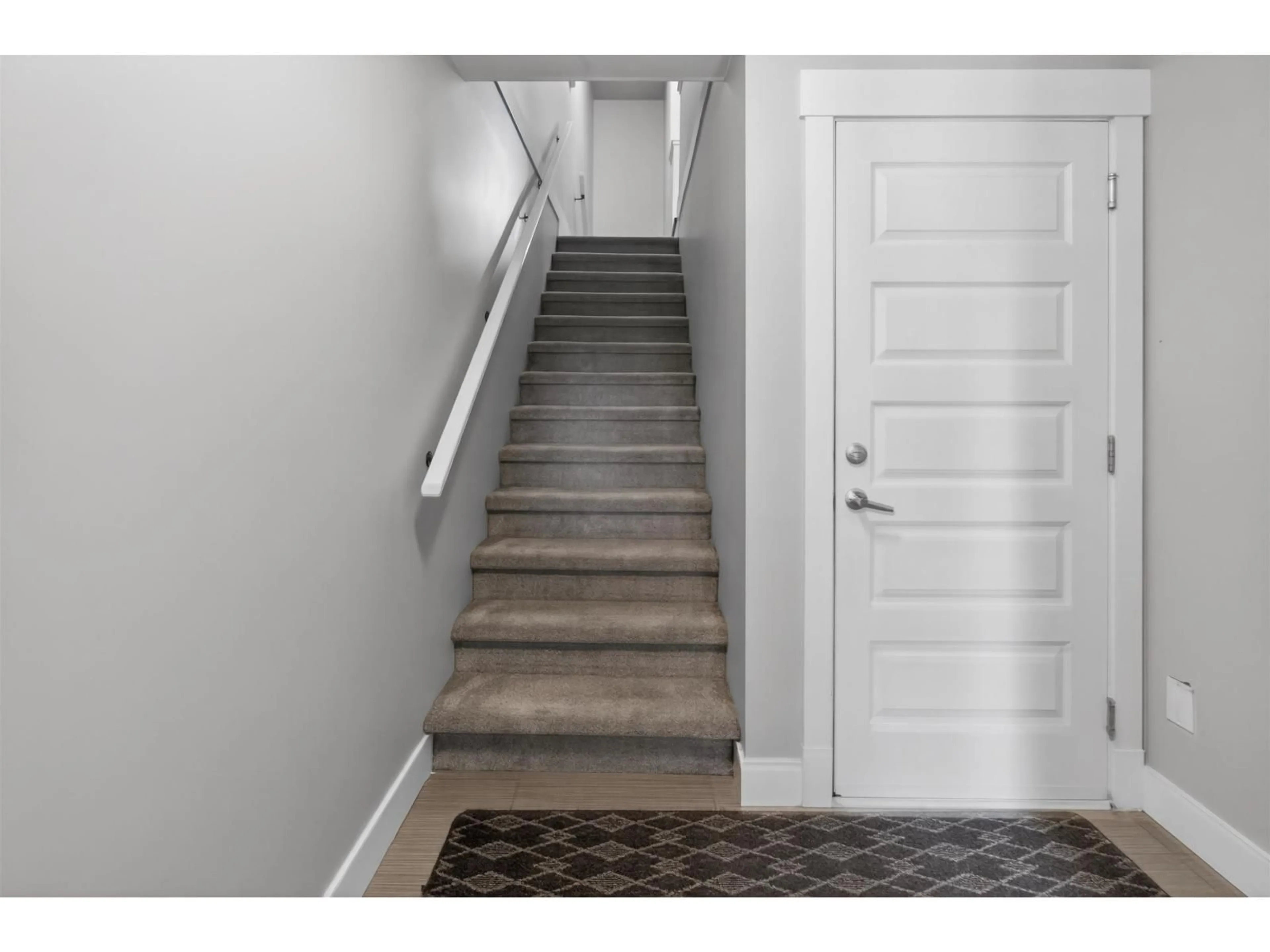 Indoor entryway for 41 - 12775 63 AVENUE, Surrey British Columbia V3X0E9