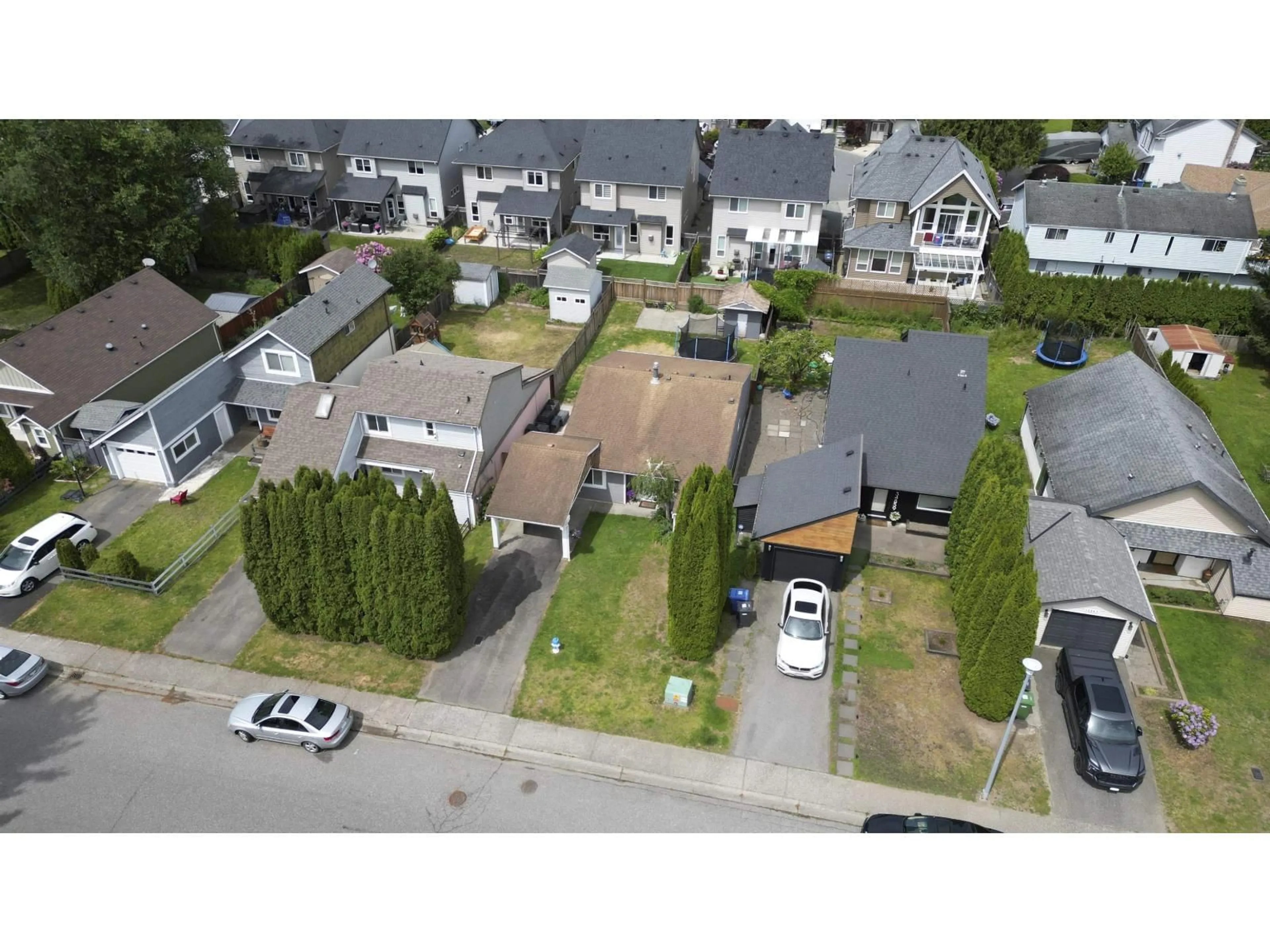 A pic from outside/outdoor area/front of a property/back of a property/a pic from drone, street for 34851 GLENN MOUNTAIN DRIVE, Abbotsford British Columbia V3G1C2