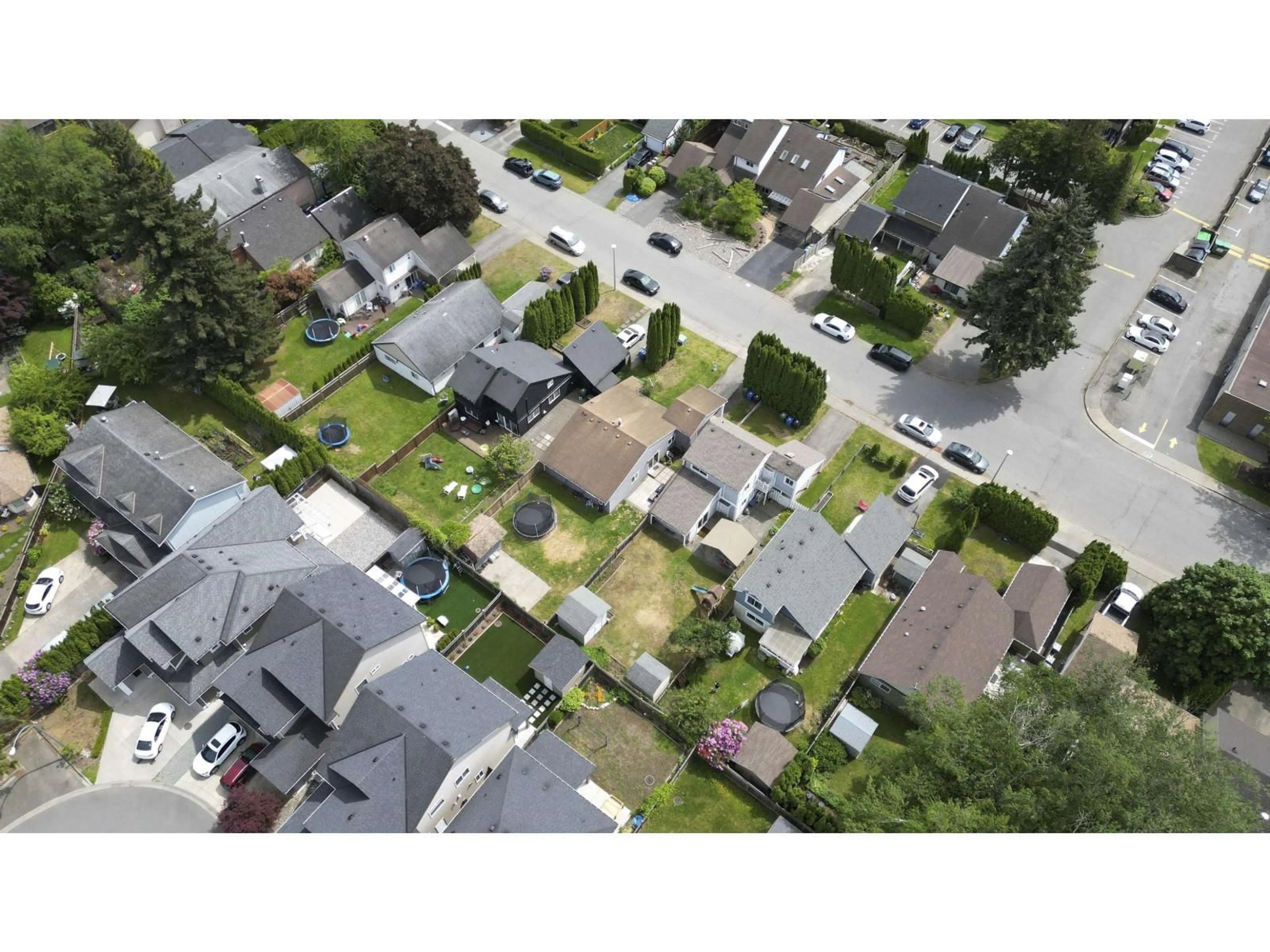 A pic from outside/outdoor area/front of a property/back of a property/a pic from drone, street for 34851 GLENN MOUNTAIN DRIVE, Abbotsford British Columbia V3G1C2