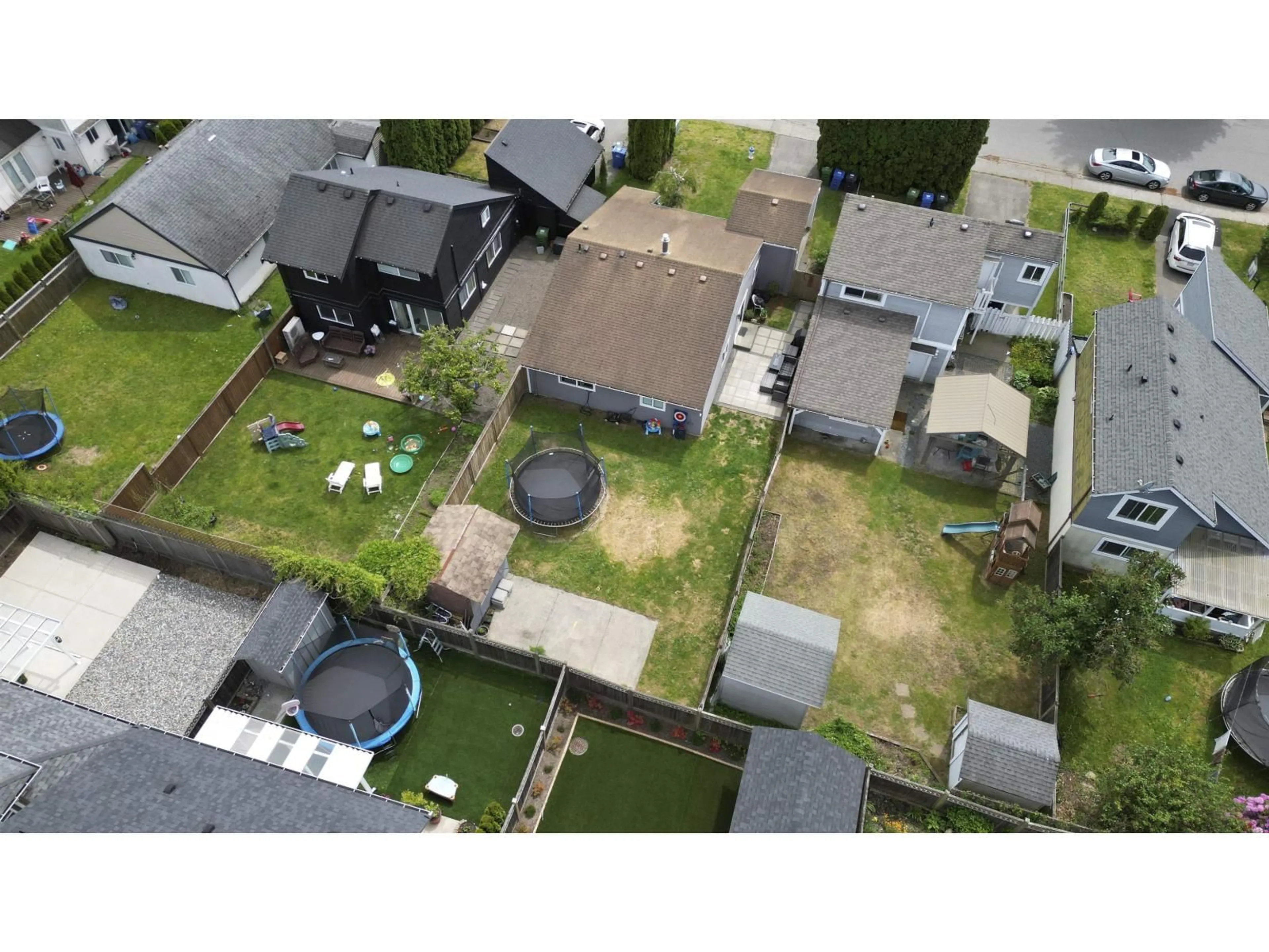 A pic from outside/outdoor area/front of a property/back of a property/a pic from drone, street for 34851 GLENN MOUNTAIN DRIVE, Abbotsford British Columbia V3G1C2