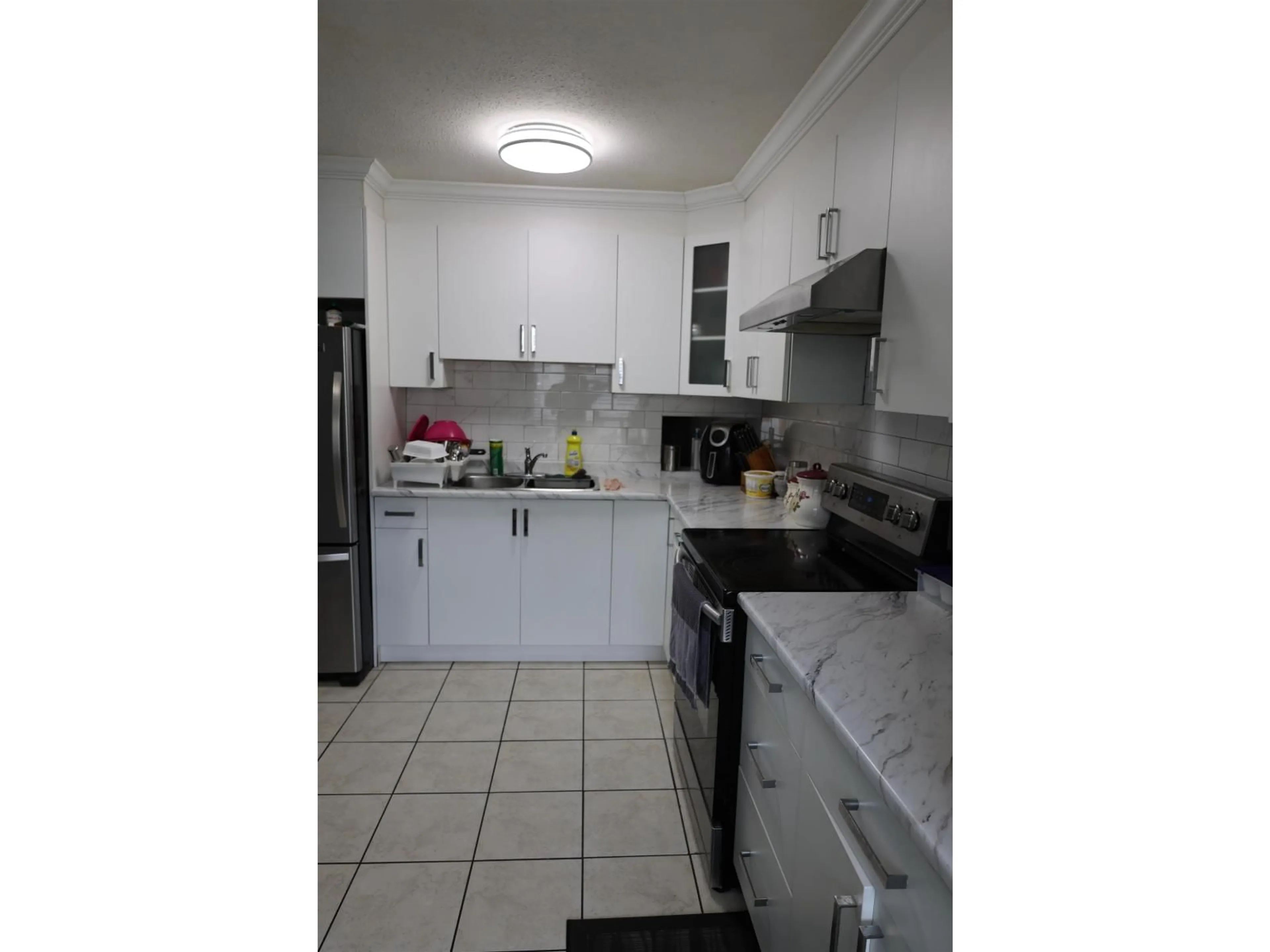Standard kitchen, unknown for 20 - 3075 TRETHEWEY STREET, Abbotsford British Columbia V2T3R4