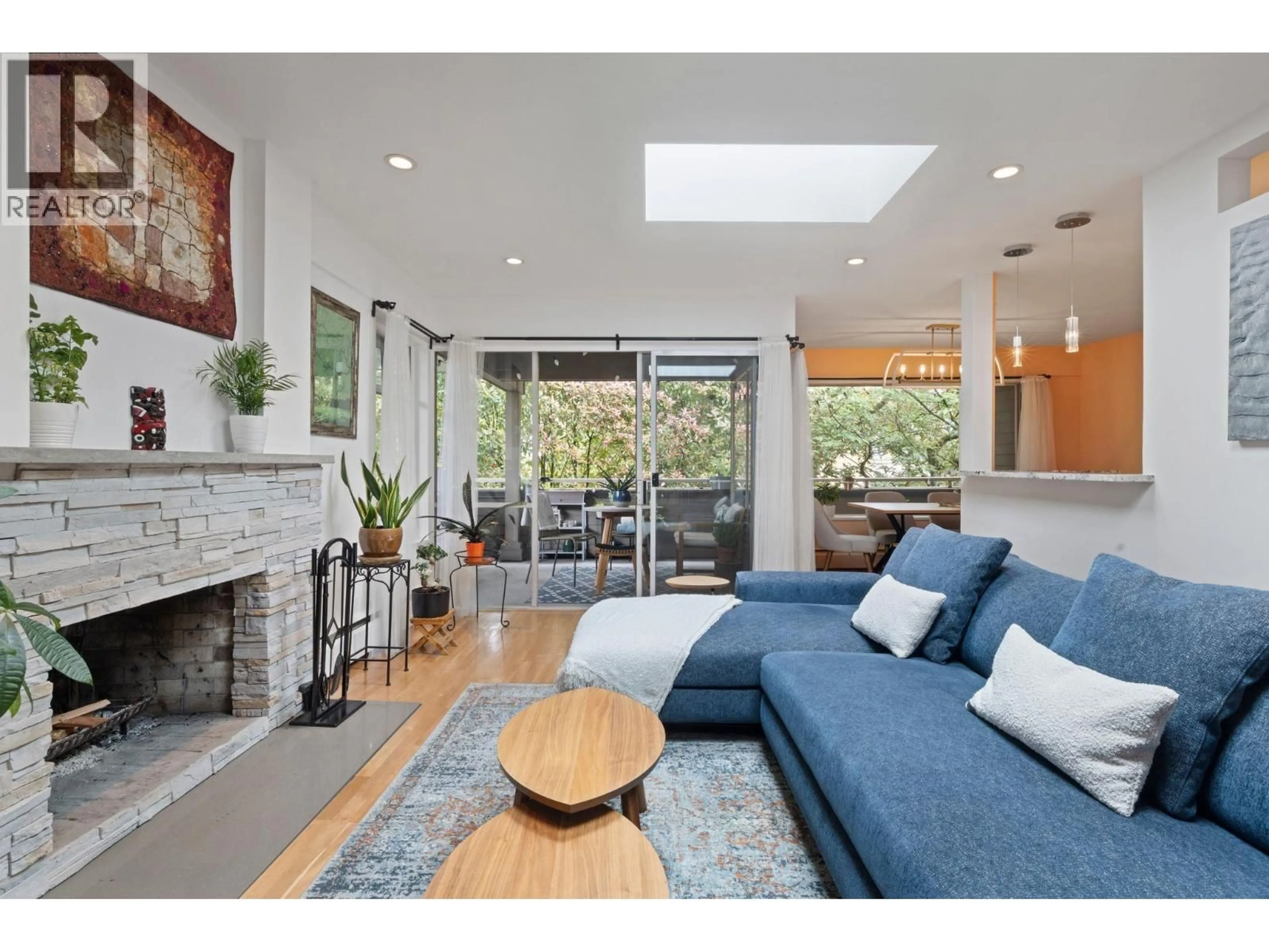 Living room with furniture, unknown for 304 - 1777 13TH AVENUE, Vancouver British Columbia V6J2H2