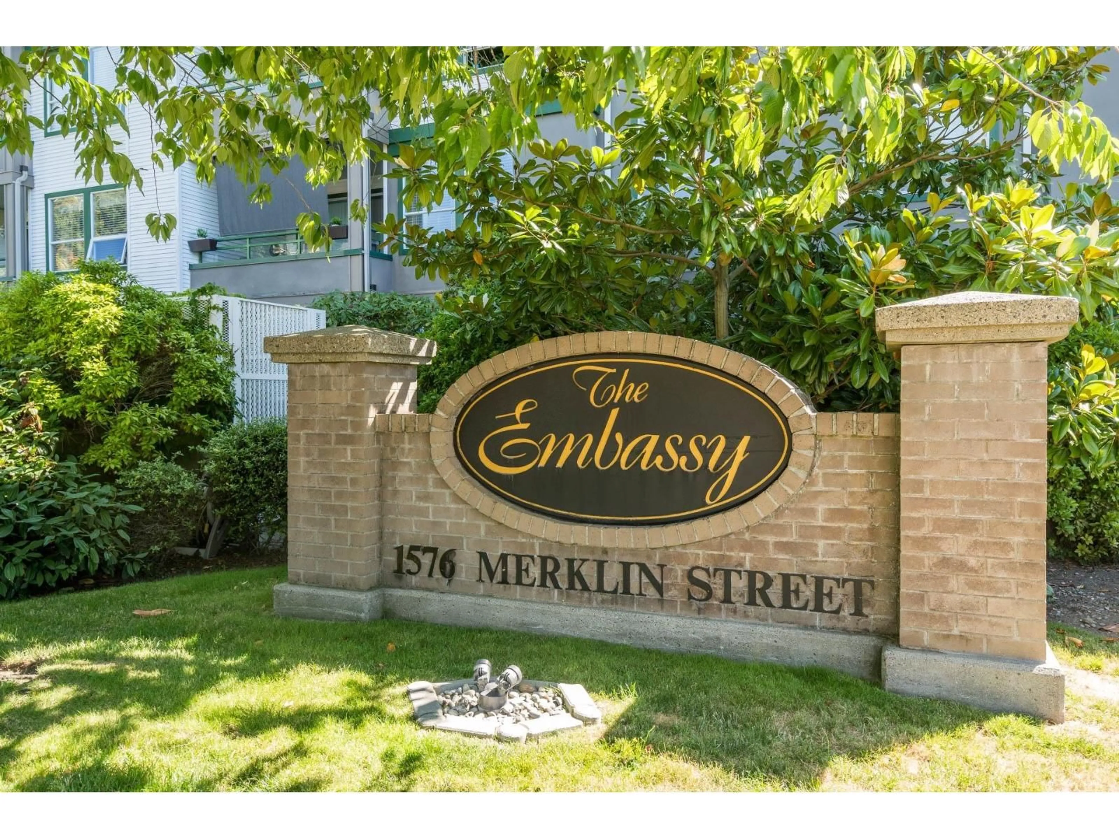 Indoor entryway for 409 - 1576 MERKLIN STREET, White Rock British Columbia V4B5K2