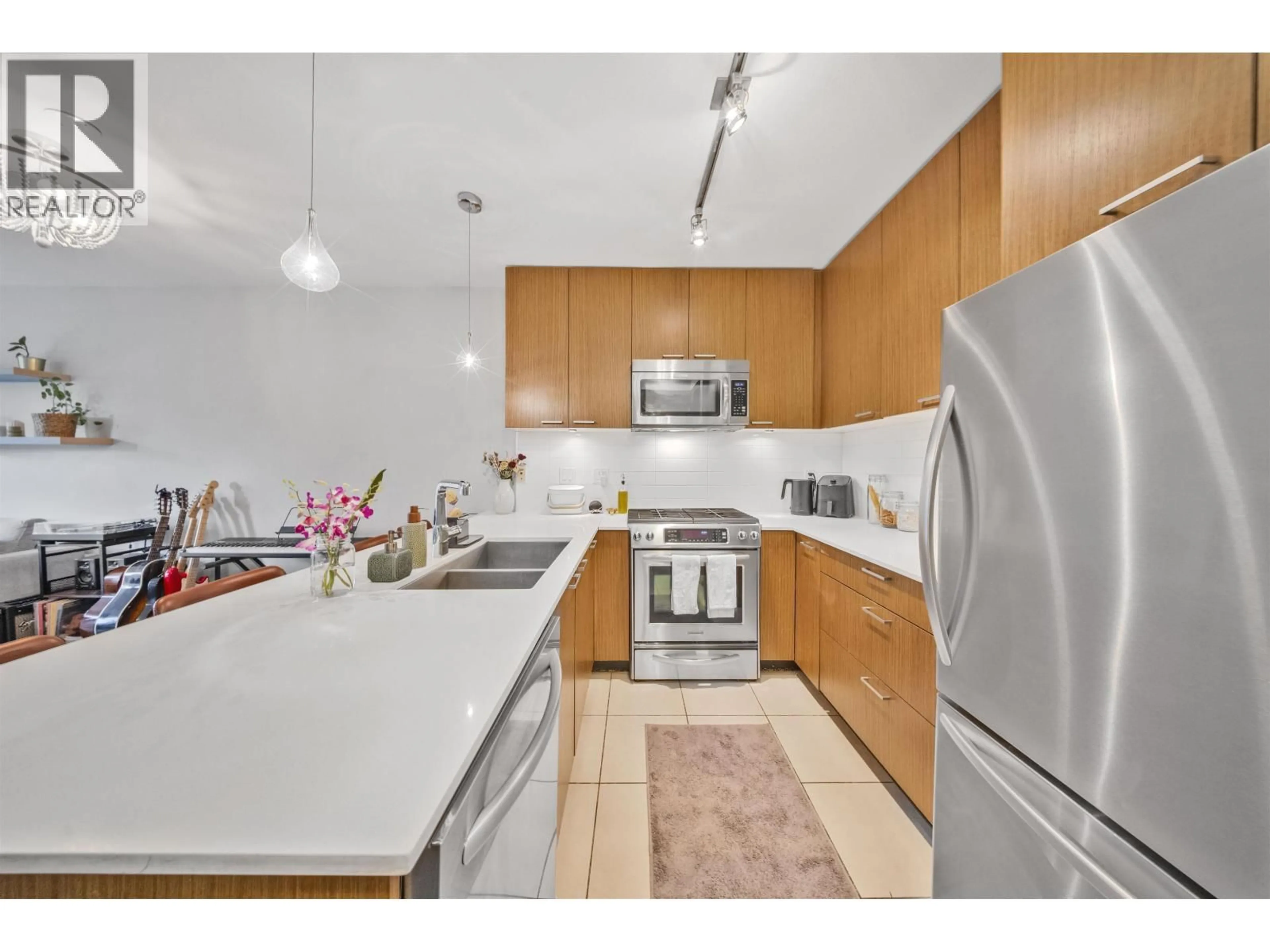 Standard kitchen, unknown for 205 - 1330 MARINE DRIVE, North Vancouver British Columbia V7P1T4