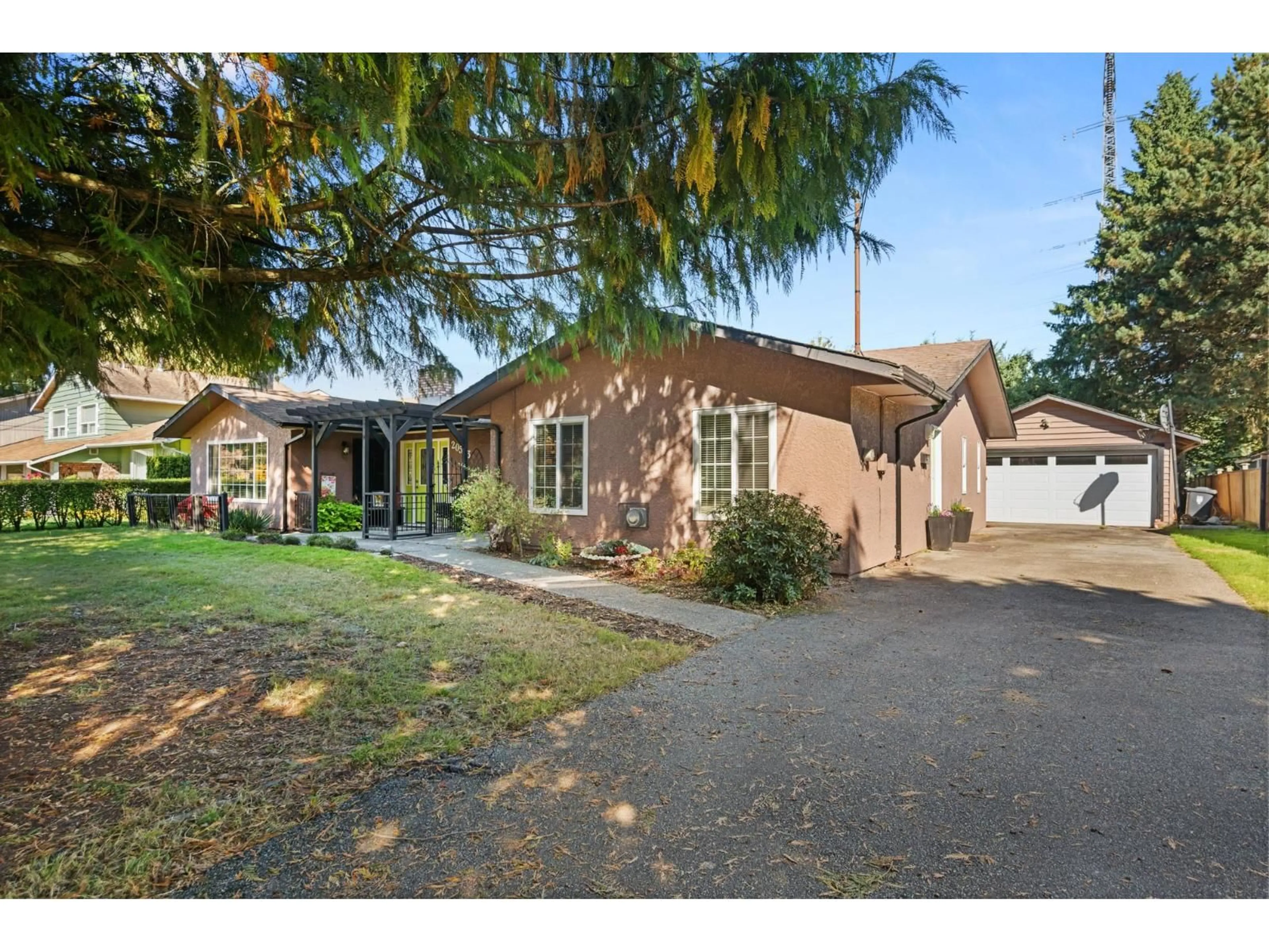 A pic from outside/outdoor area/front of a property/back of a property/a pic from drone, street for 20553 43A AVENUE, Langley British Columbia V3A3C7