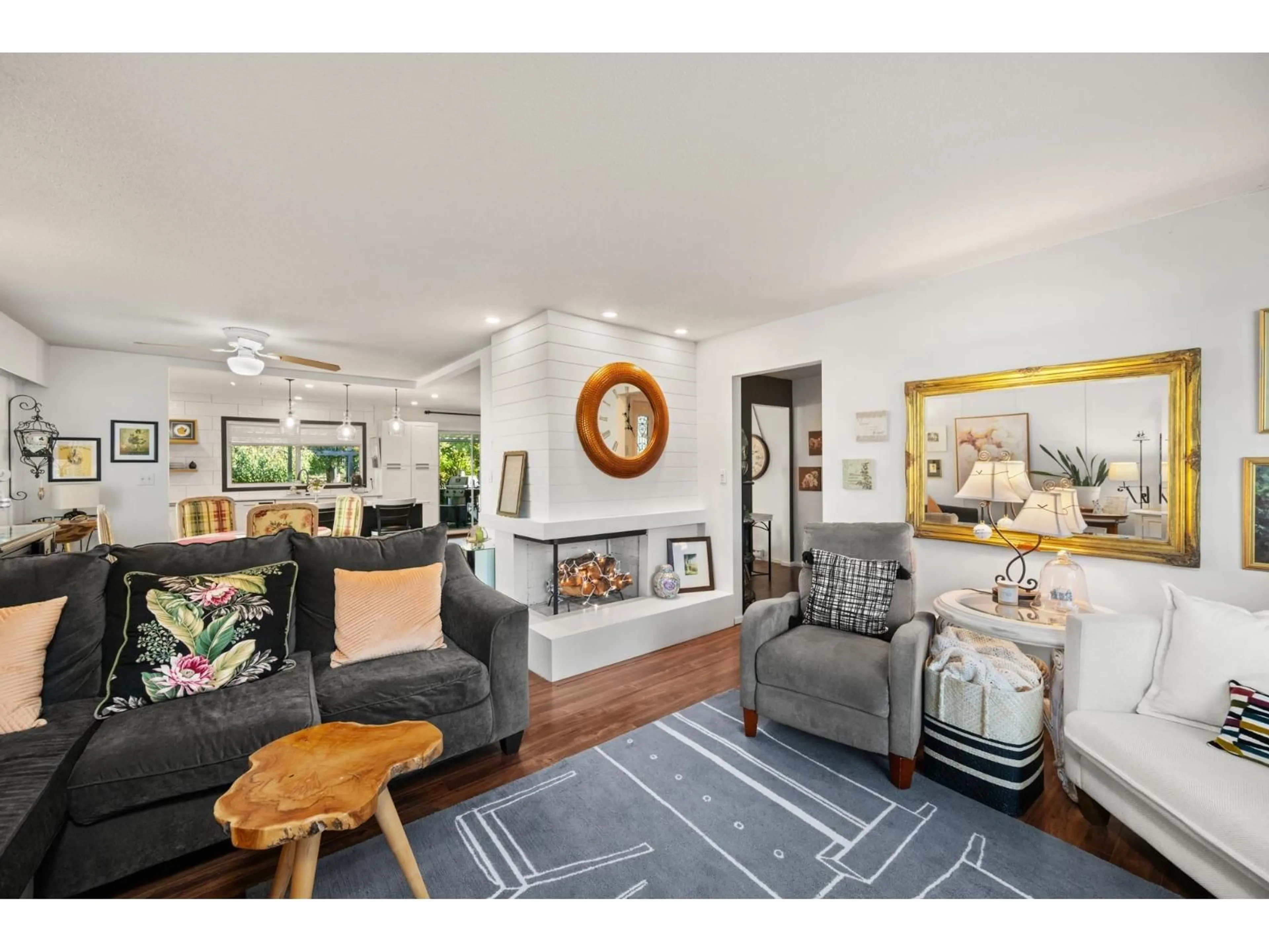 Living room with furniture, unknown for 20553 43A AVENUE, Langley British Columbia V3A3C7