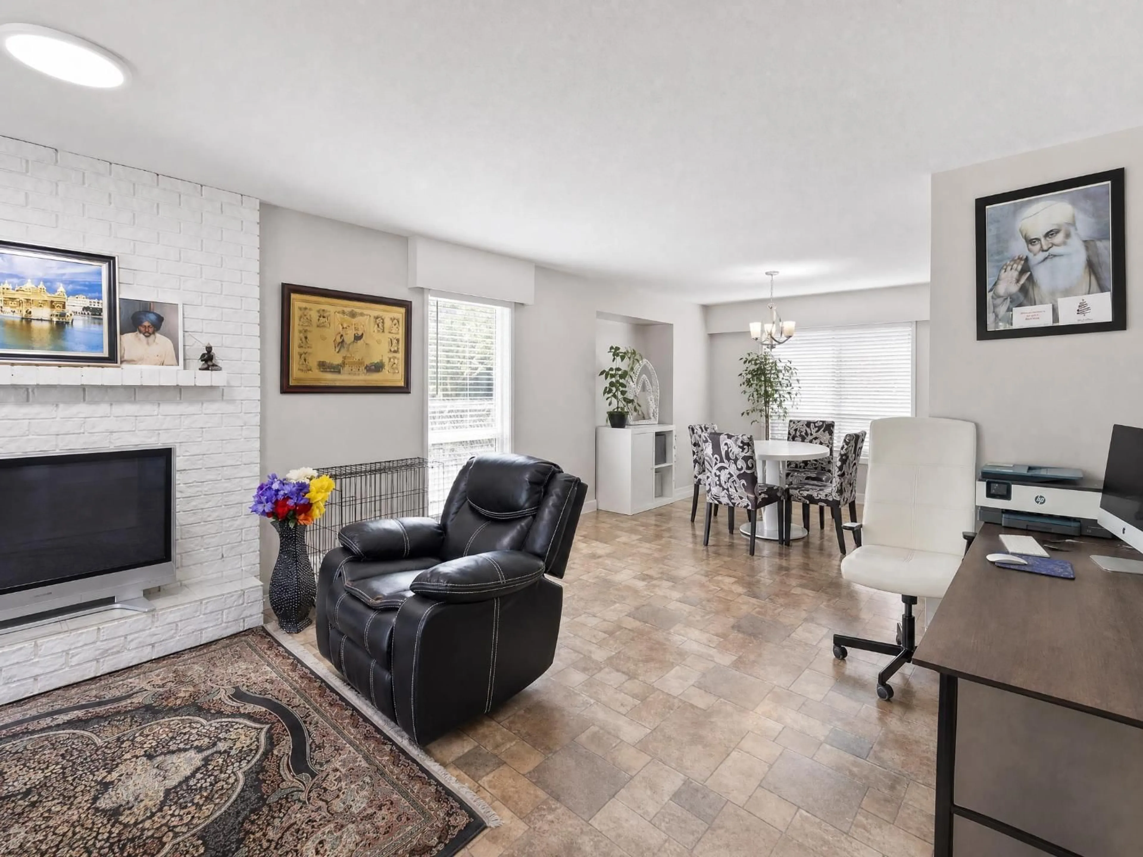 Living room with furniture, unknown for 1648 KEMPLEY COURT, Abbotsford British Columbia V2S5A6