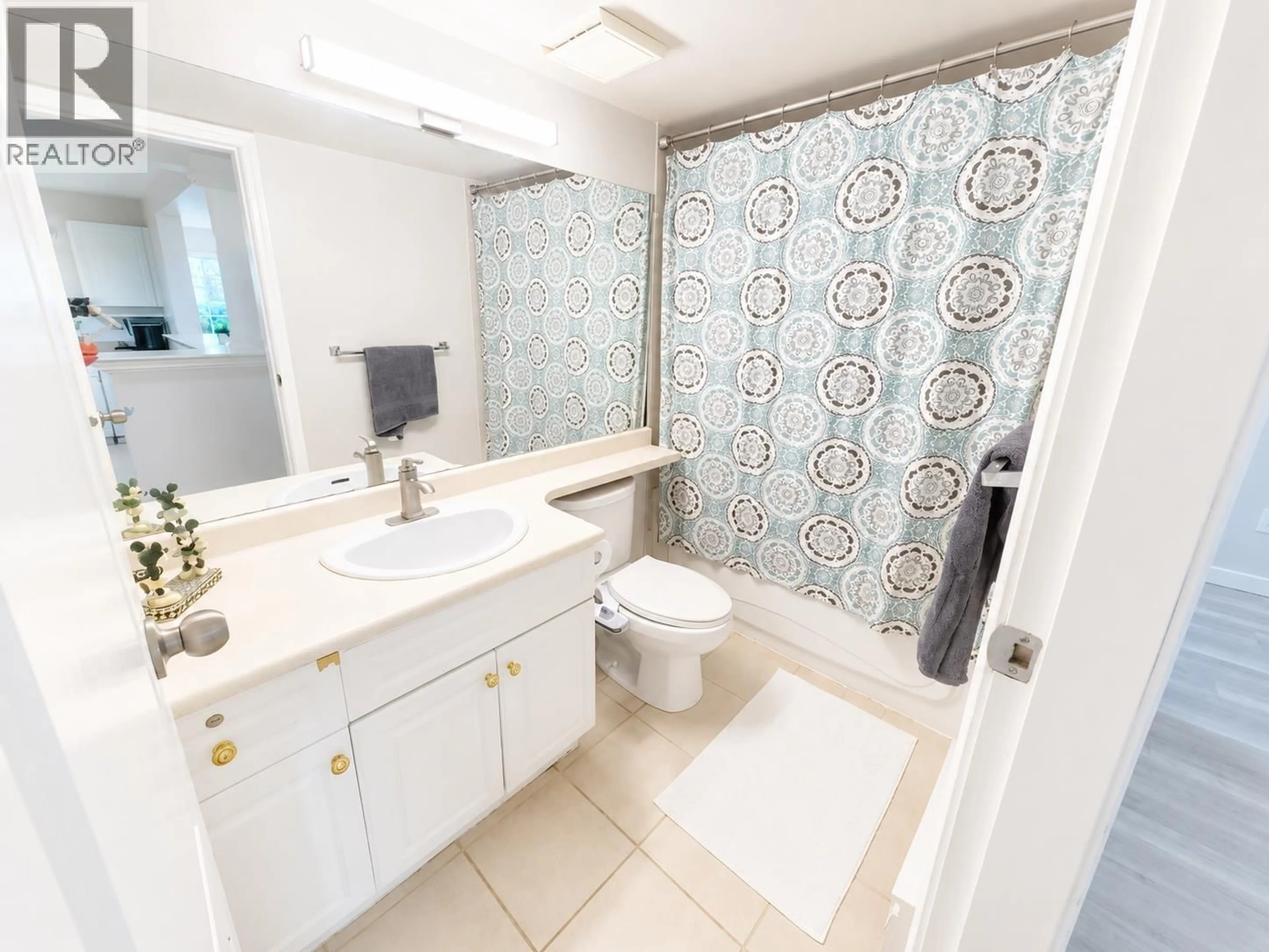 Standard bathroom, ceramic/tile floor for 105 - 1669 GRANT AVENUE, Port Coquitlam British Columbia V3B7W9