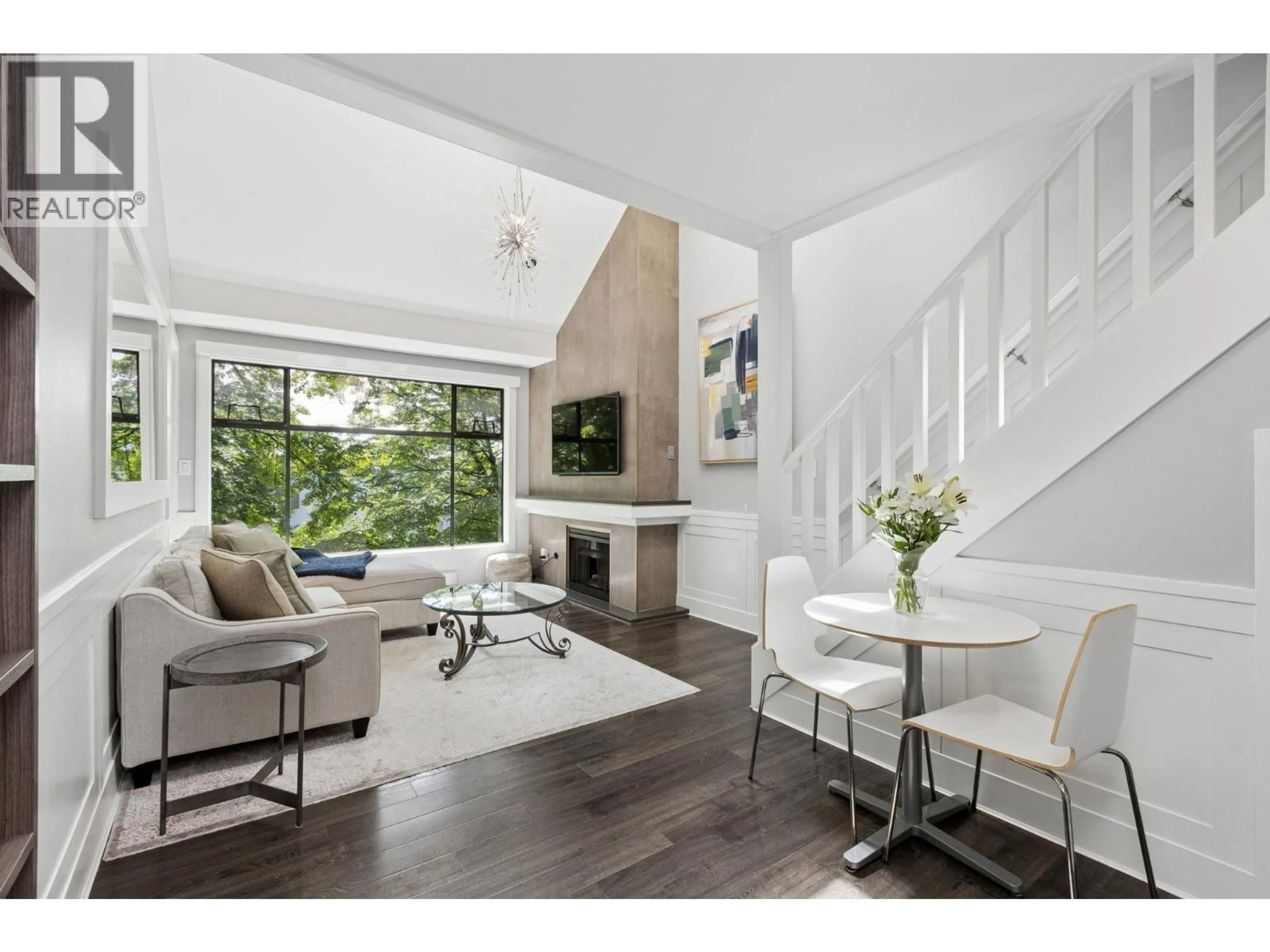 Living room with furniture, unknown for 303 - 1702 CHESTERFIELD AVENUE, North Vancouver British Columbia V7M2P1