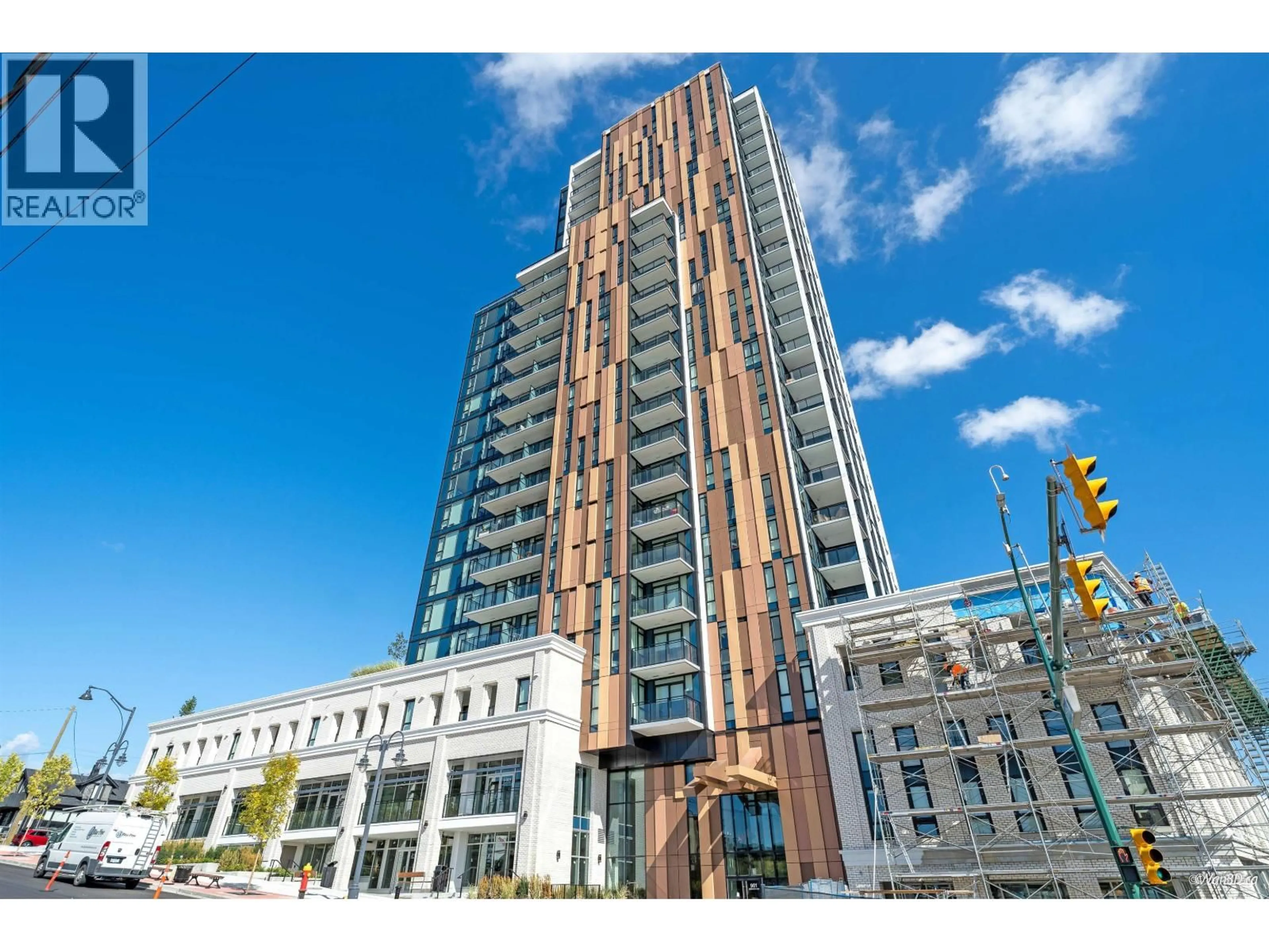 Indoor foyer for 2003 - 901 LOUGHEED HIGHWAY, Coquitlam British Columbia V3K3T3