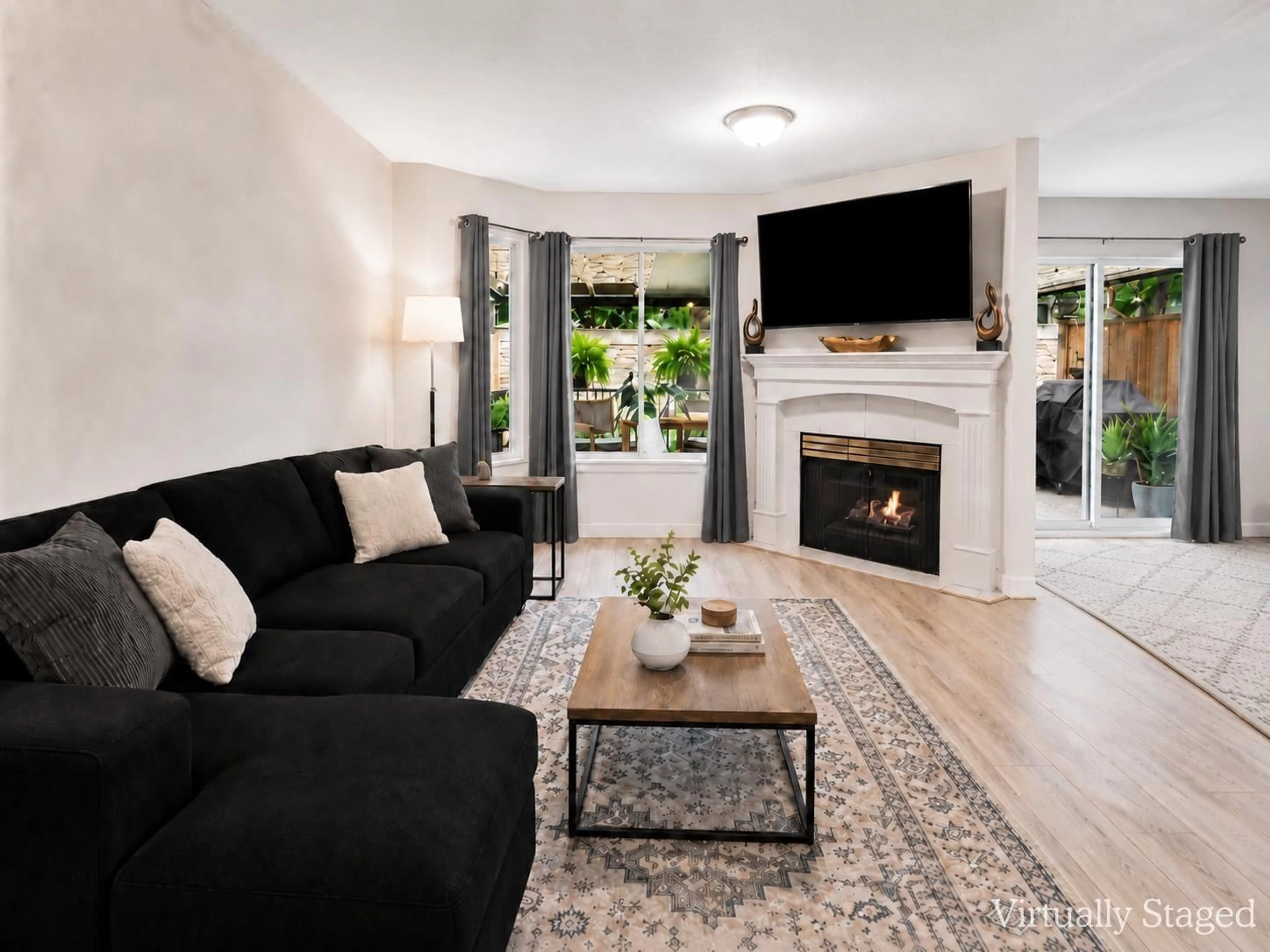 Living room with furniture, unknown for 72 - 21928 48 AVENUE, Langley British Columbia V3A8H1