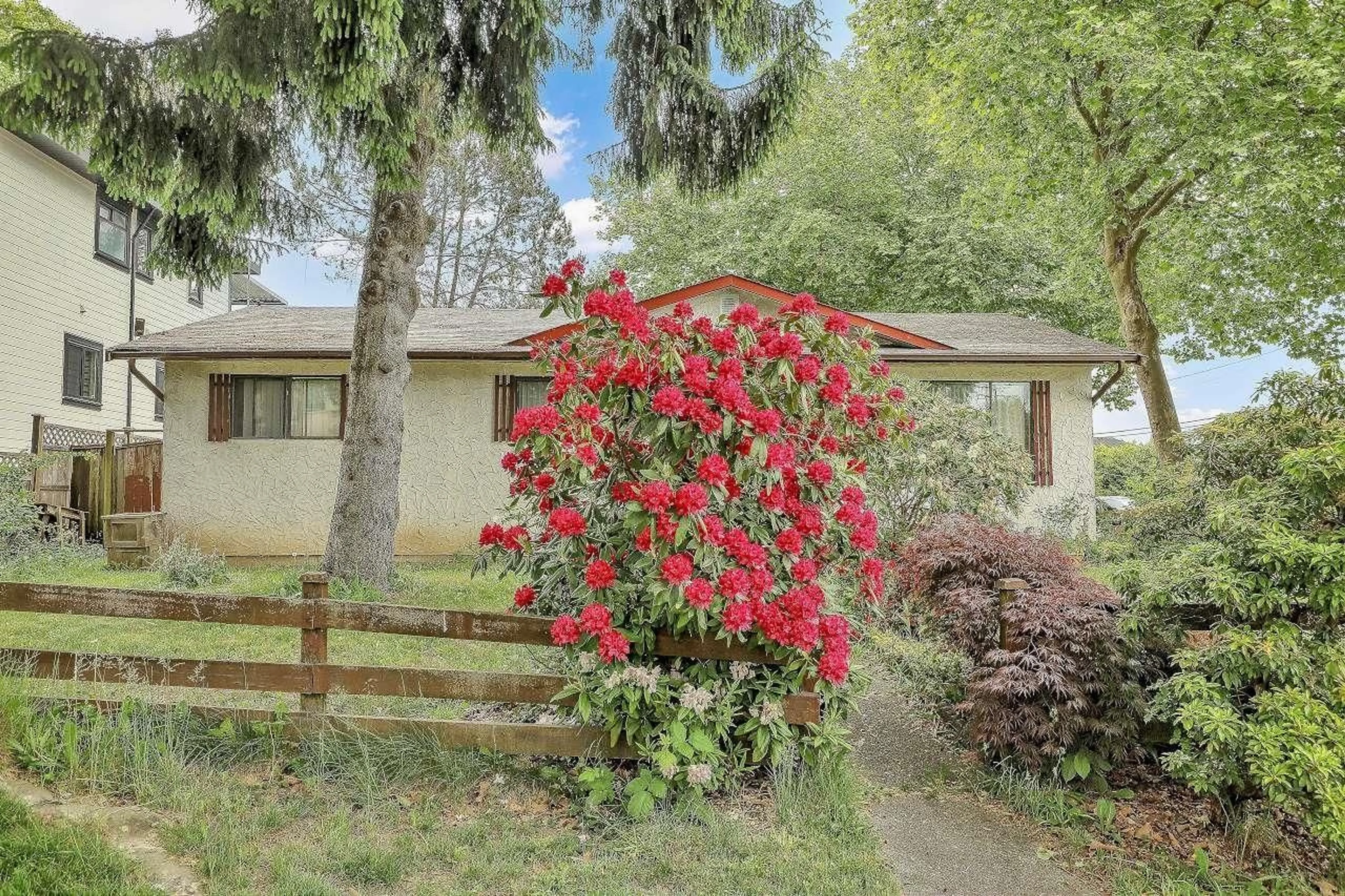 Unknown for 9002 BEN NEVIS CRESCENT, Surrey British Columbia V3V6K5