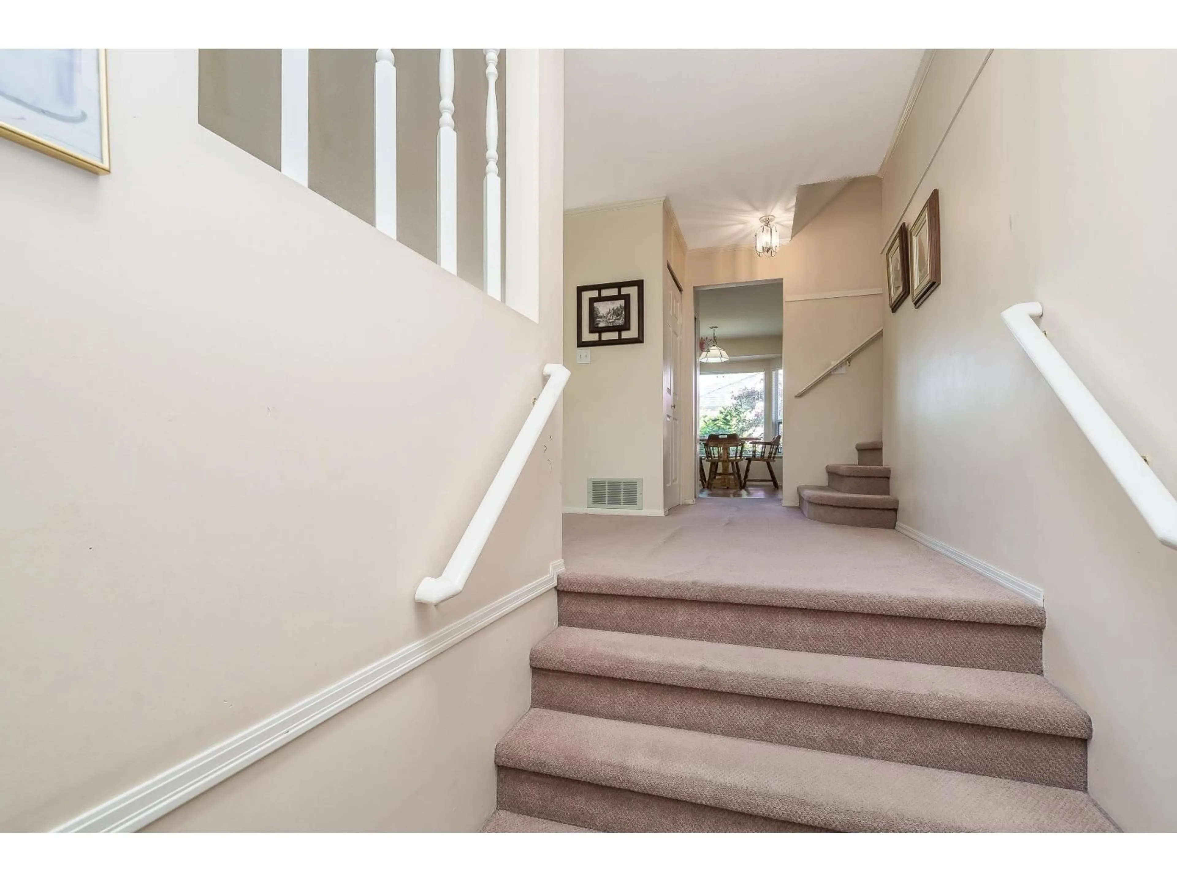 Indoor foyer for 15911 111 AVENUE, Surrey British Columbia V4N1C8