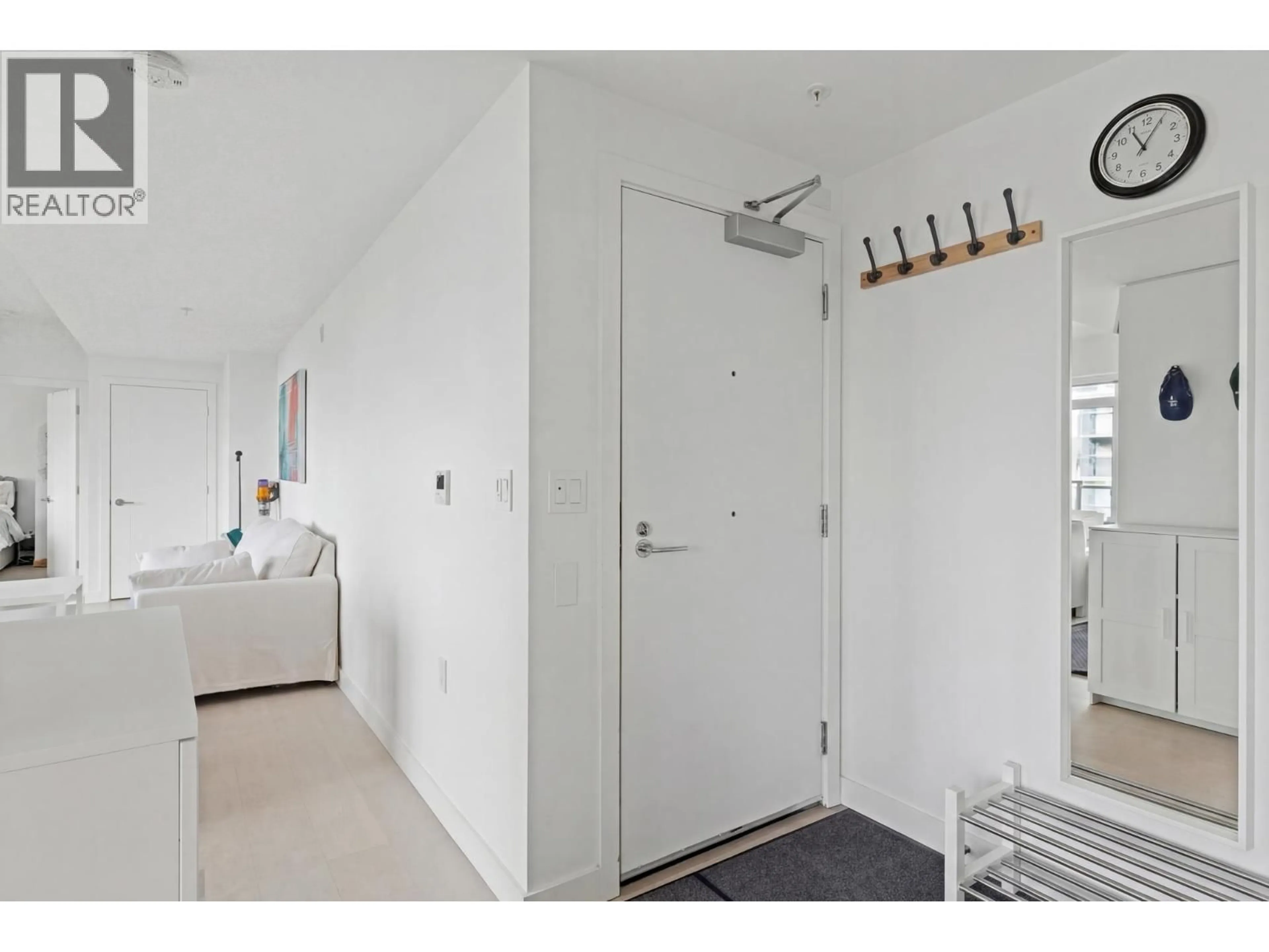Indoor entryway for 606 - 4240 CAMBIE STREET, Vancouver British Columbia V5Z0K6