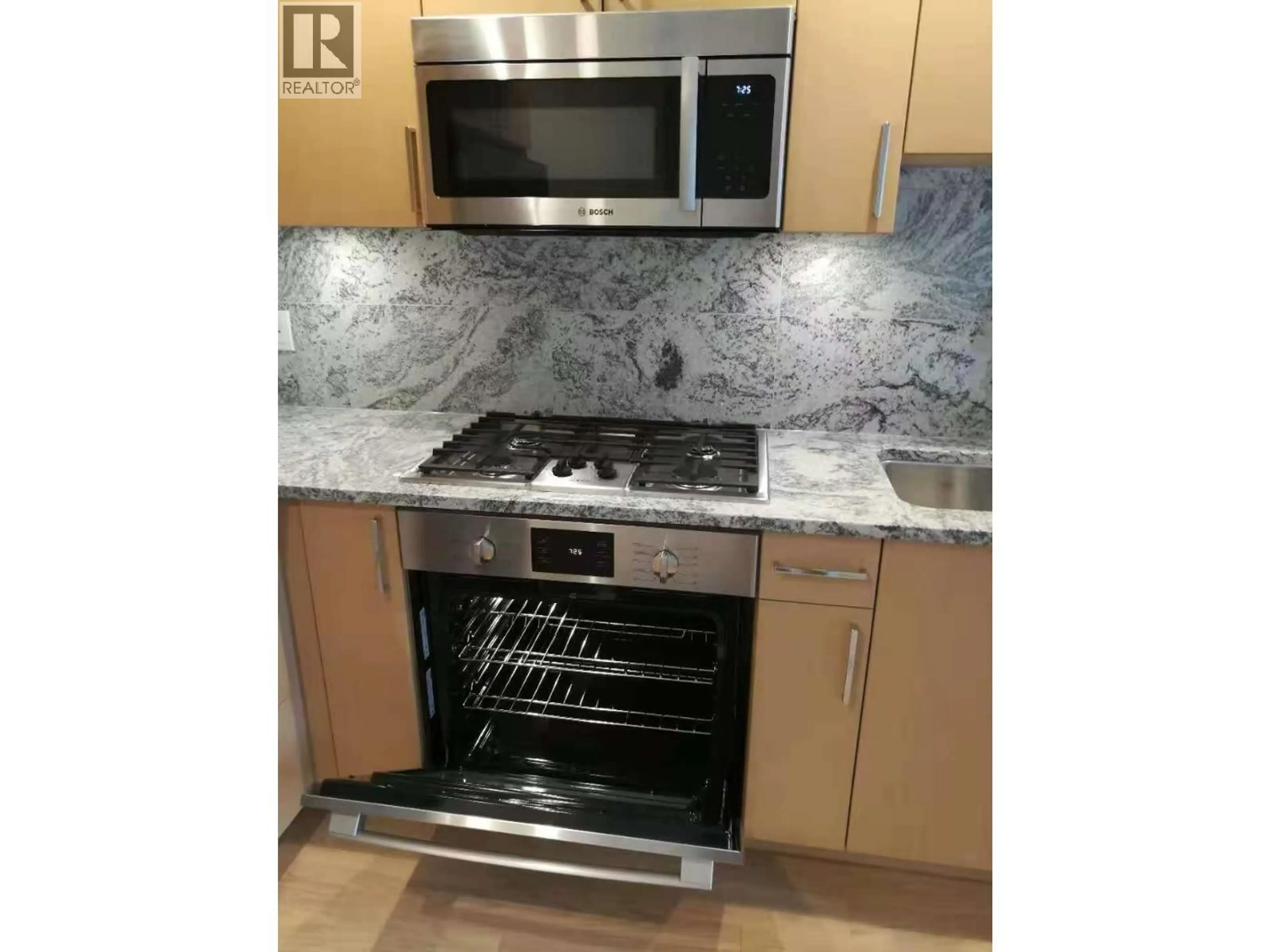 Standard kitchen, ceramic/tile floor for 411 - 1708 ONTARIO STREET, Vancouver British Columbia V5T0J7