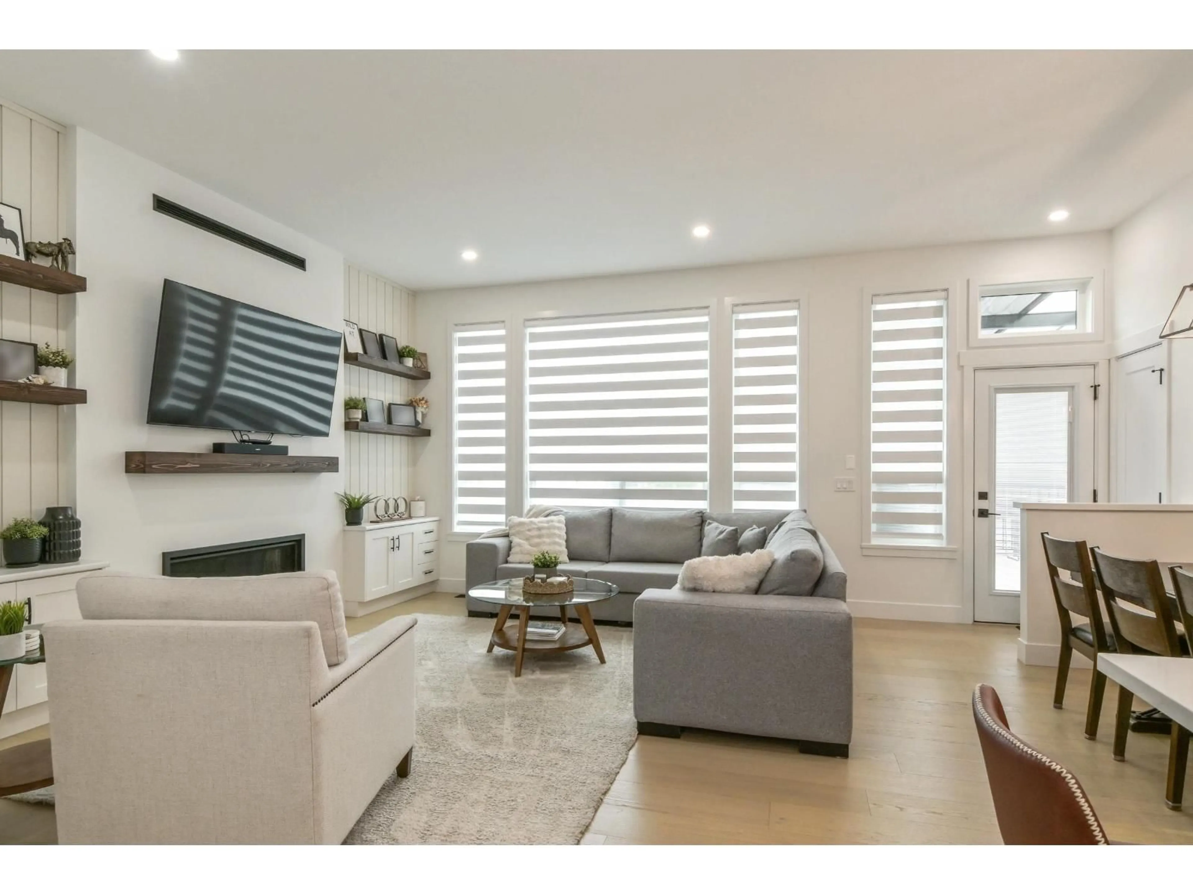 Living room with furniture, unknown for 20541 77B AVENUE, Langley British Columbia V2Y1X3