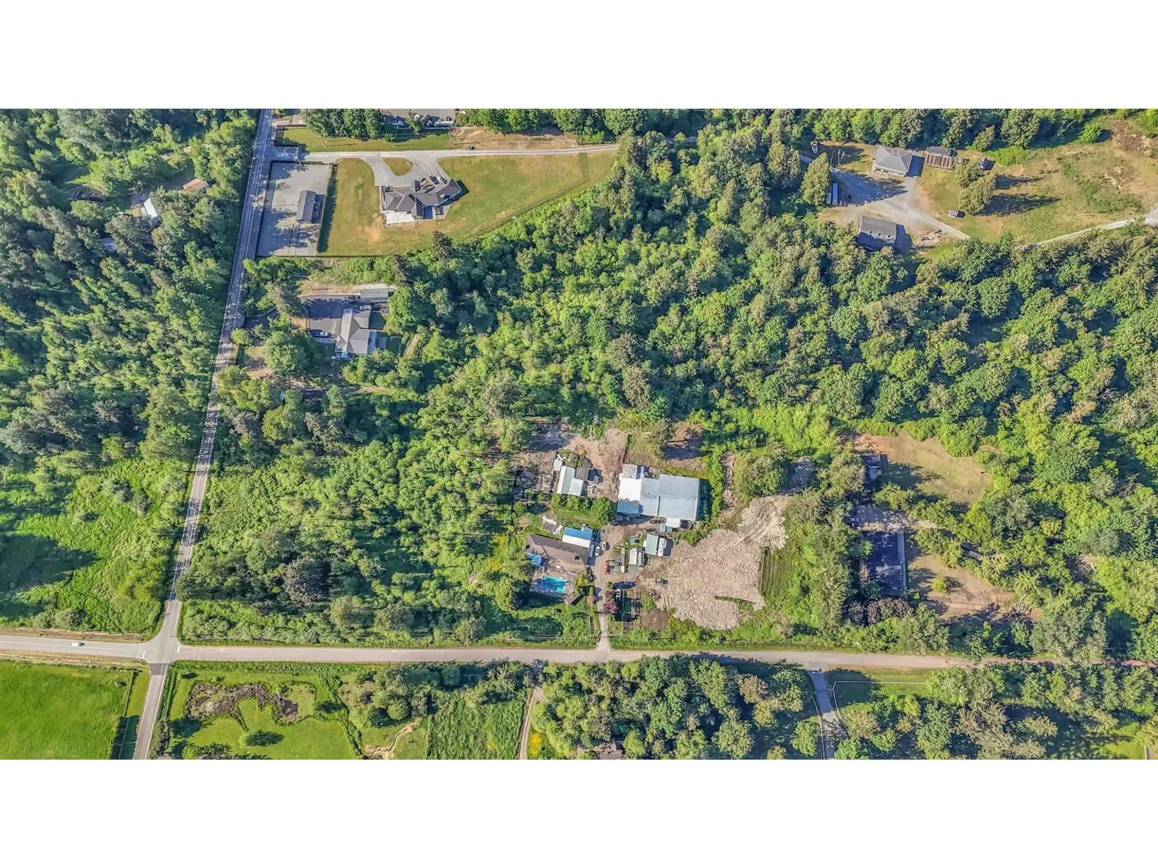 A pic from outside/outdoor area/front of a property/back of a property/a pic from drone, unknown for 25707 8TH AVENUE, Langley British Columbia V4W2J8