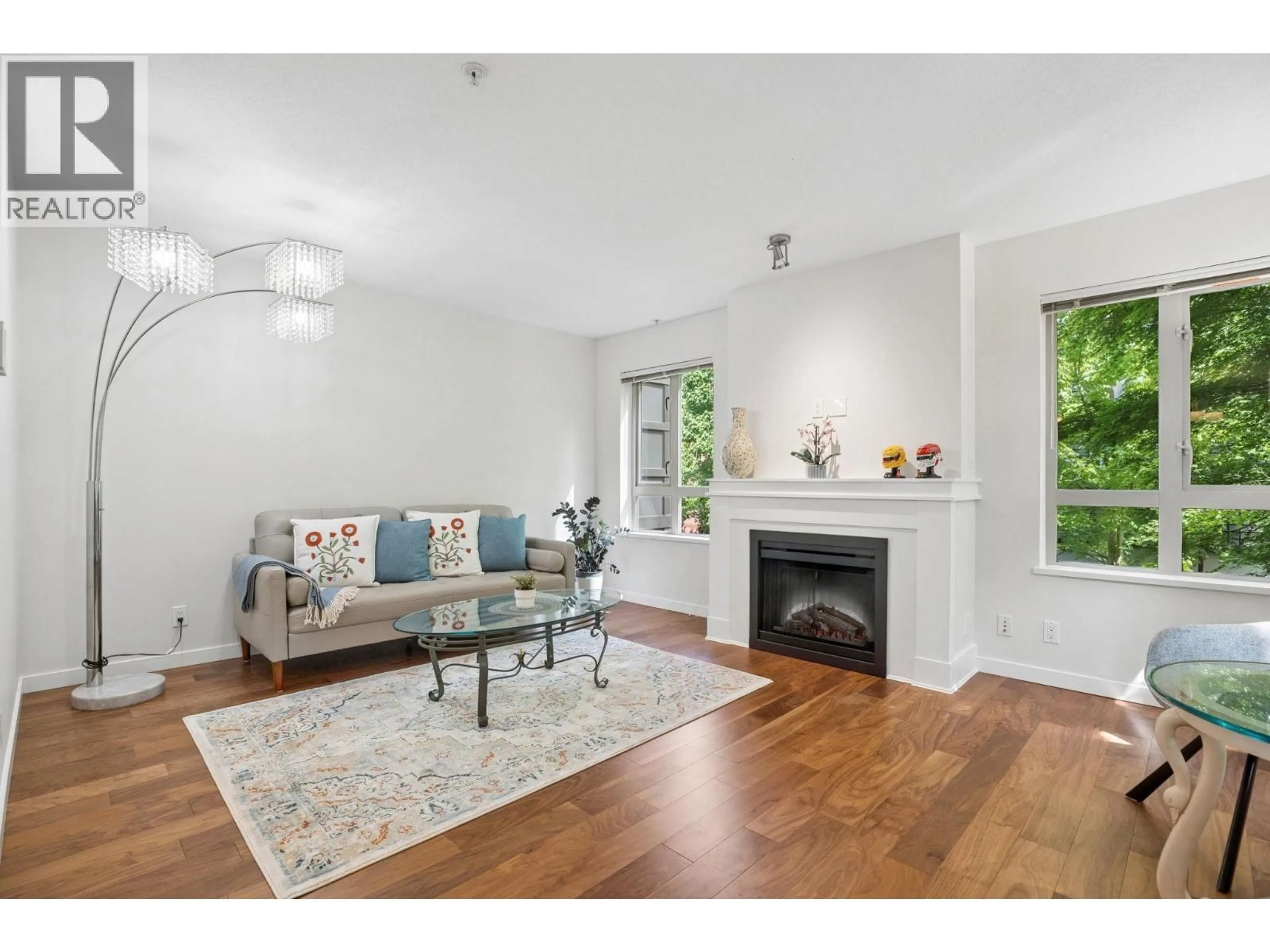 Living room with furniture, unknown for 206 - 3097 LINCOLN AVENUE, Coquitlam British Columbia V3B0E3