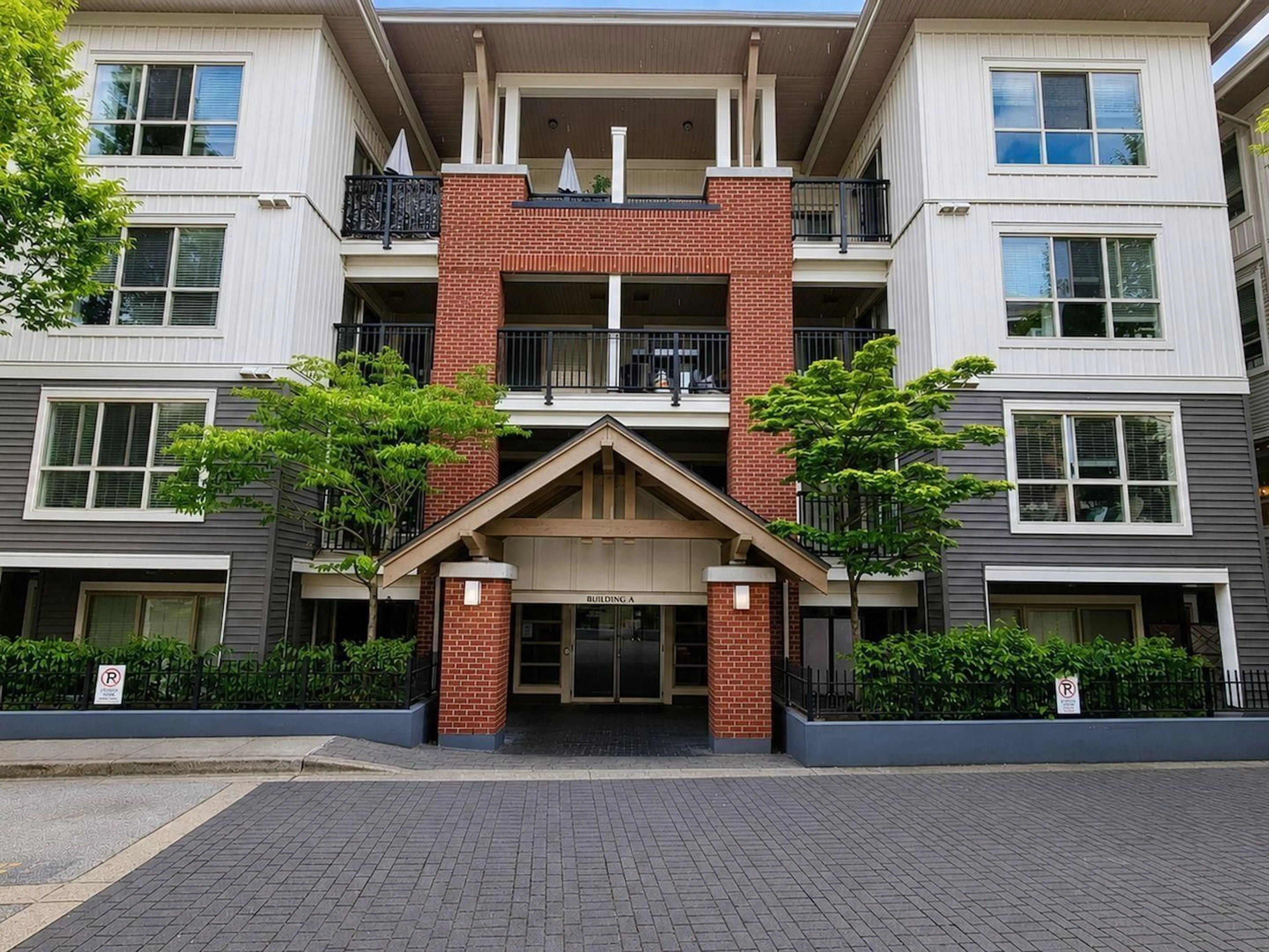 Indoor foyer for A215 - 8929 202 STREET, Langley British Columbia V1M0B4