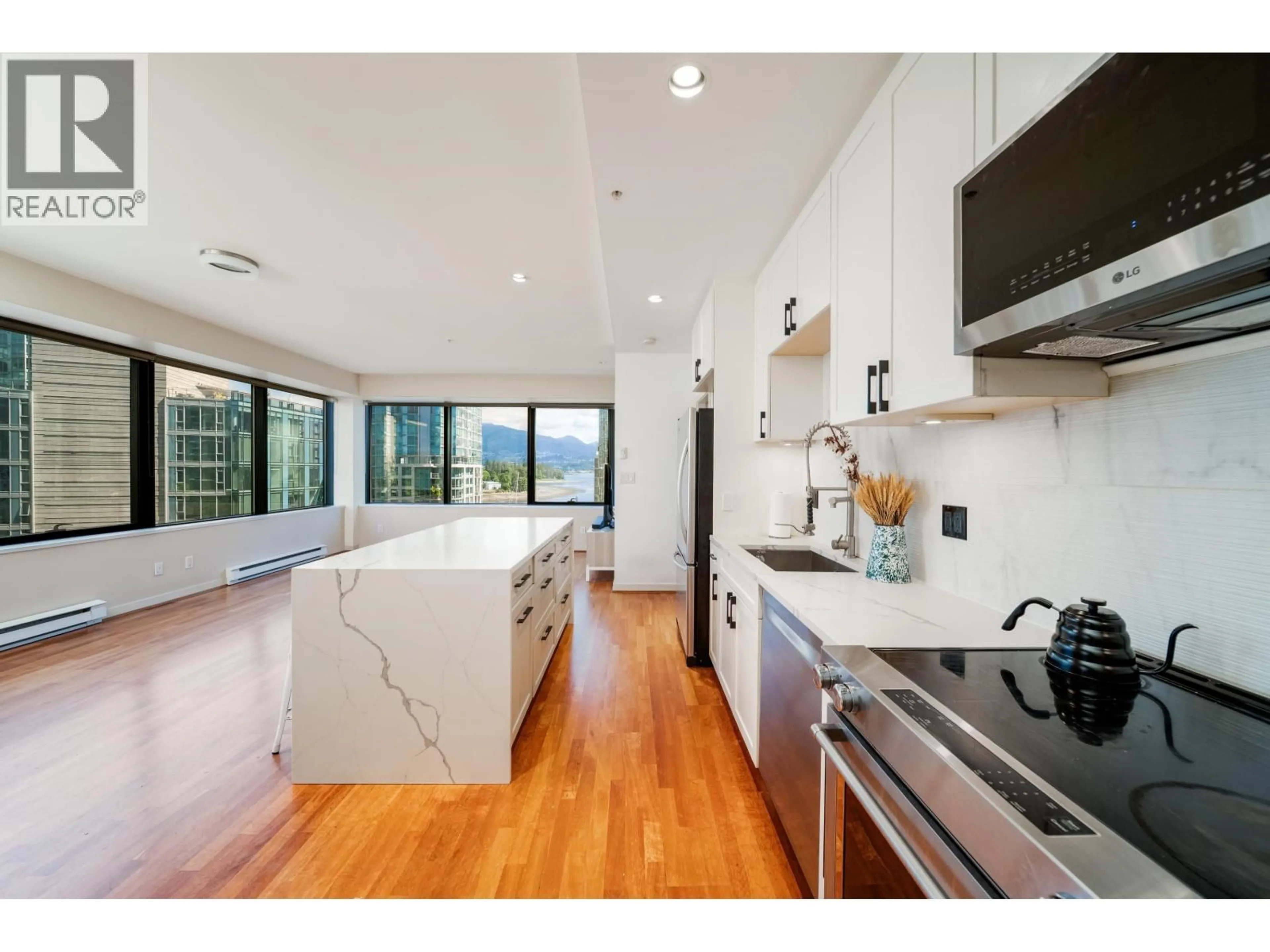 Unknown for 502 - 1333 GEORGIA STREET, Vancouver British Columbia V6E4V3