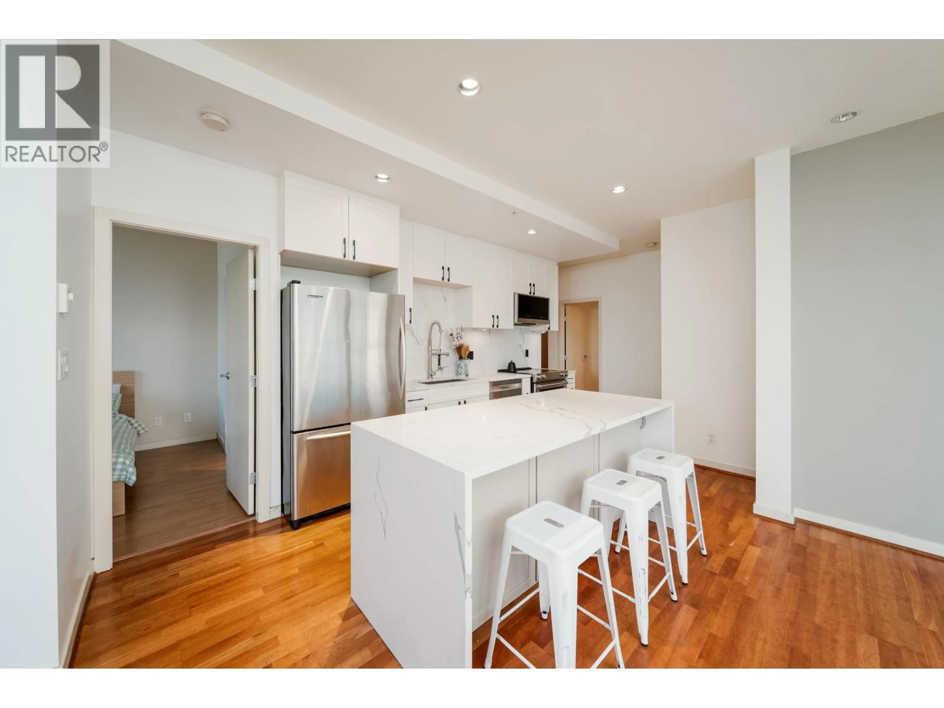 Open concept kitchen, unknown for 502 - 1333 GEORGIA STREET, Vancouver British Columbia V6E4V3