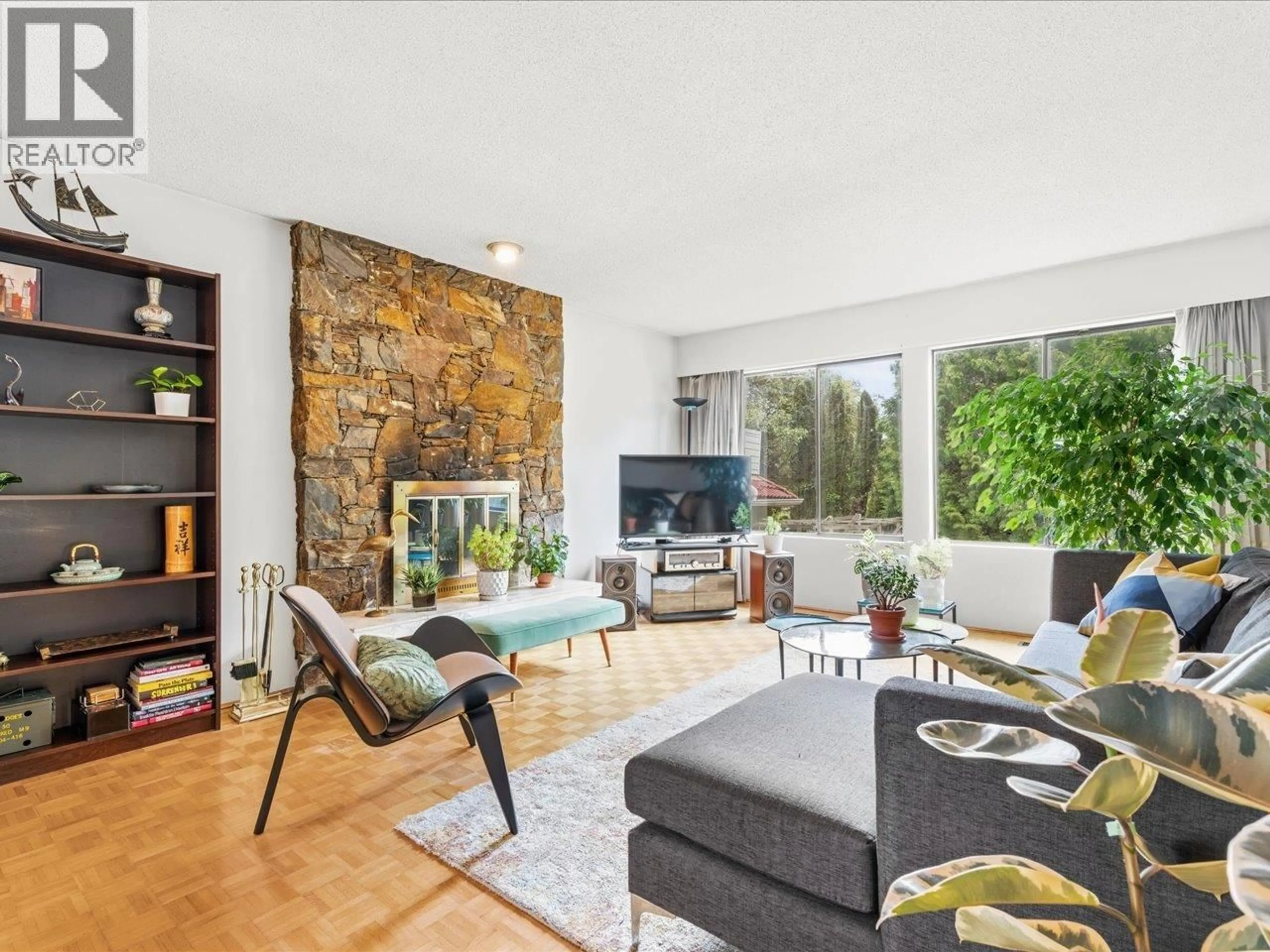 Living room with furniture, unknown for 7611 OAK STREET, Vancouver British Columbia V6P4A4