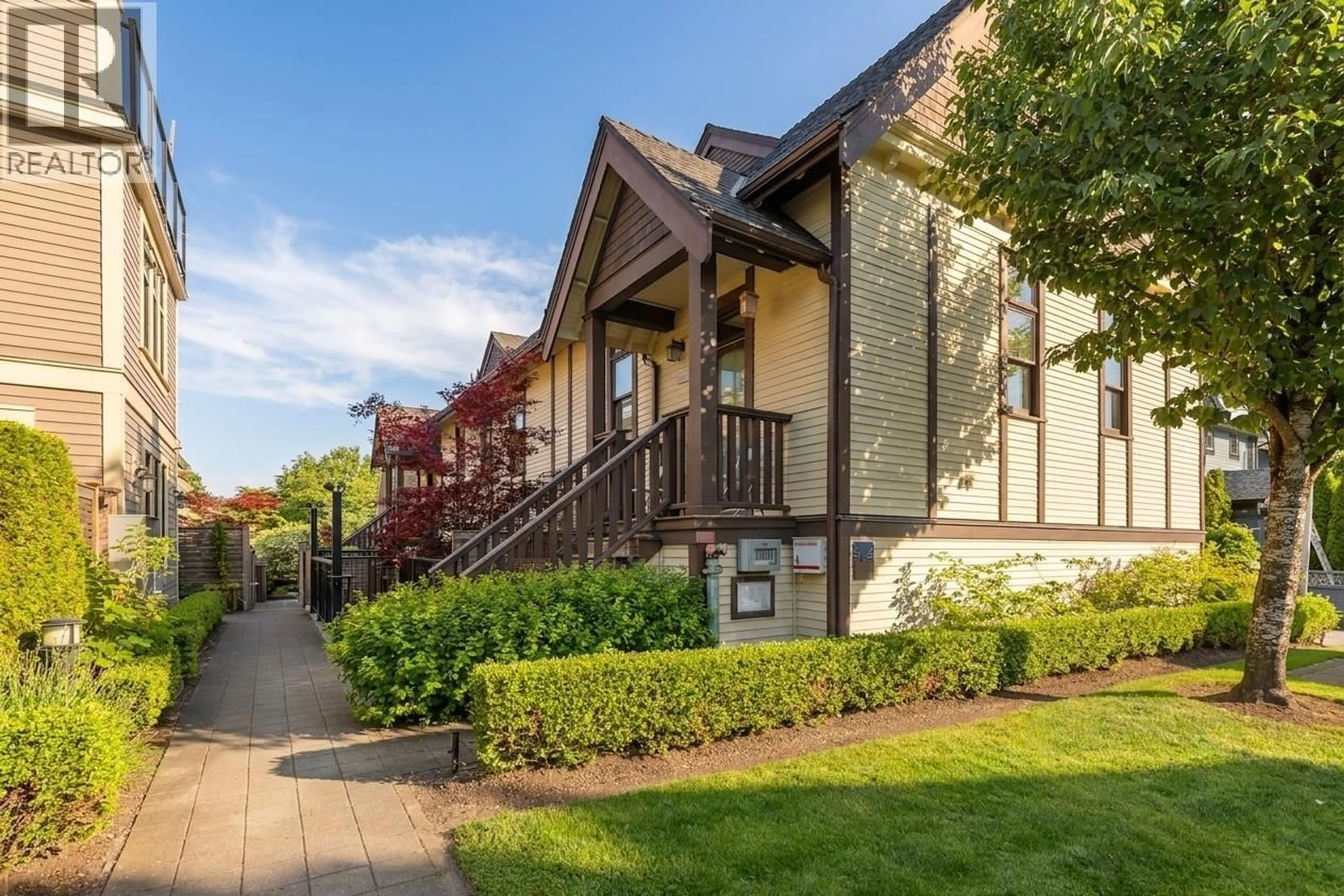 Patio, street for 1077 SALSBURY DRIVE, Vancouver British Columbia V5L4A6