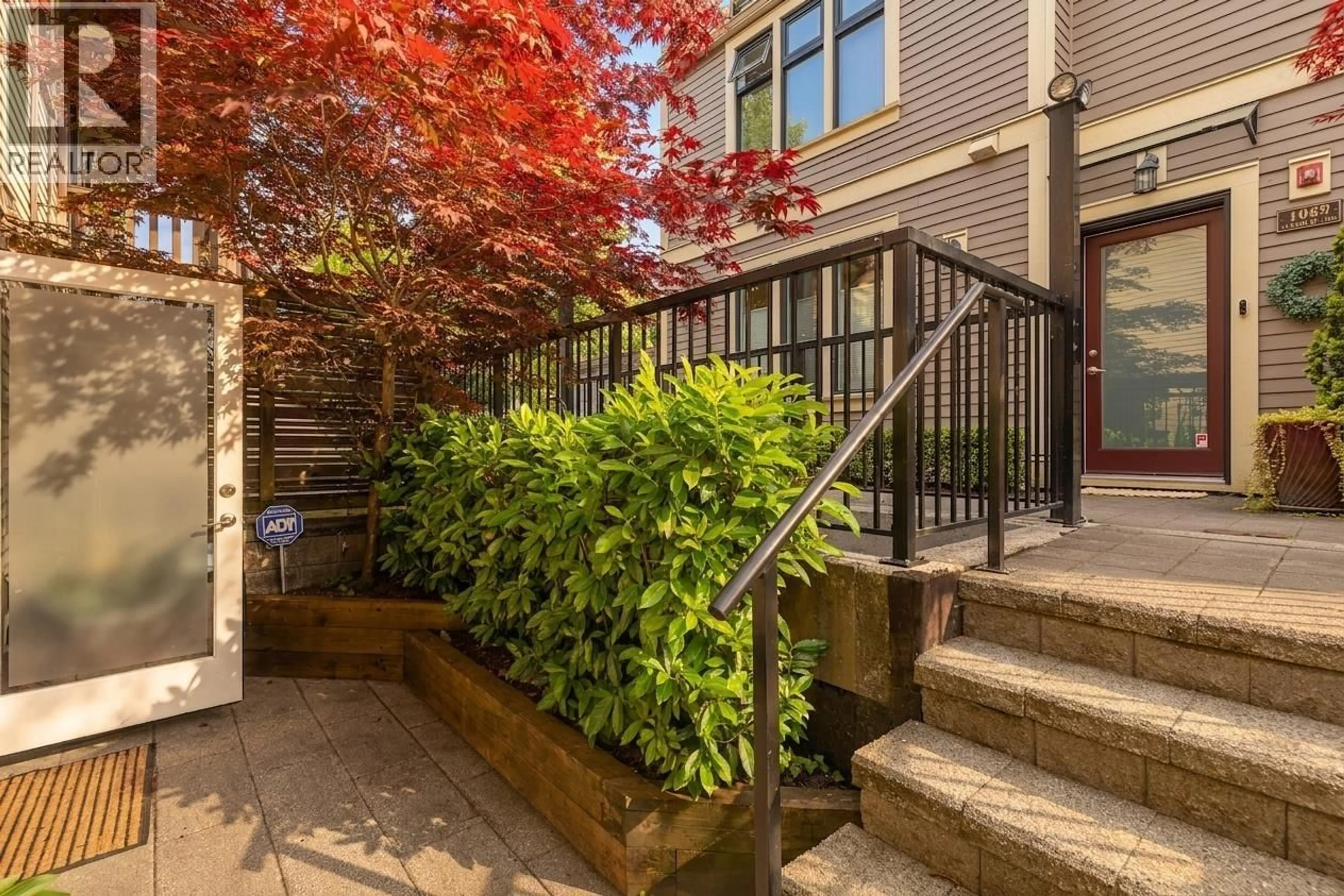 Patio, street for 1077 SALSBURY DRIVE, Vancouver British Columbia V5L4A6
