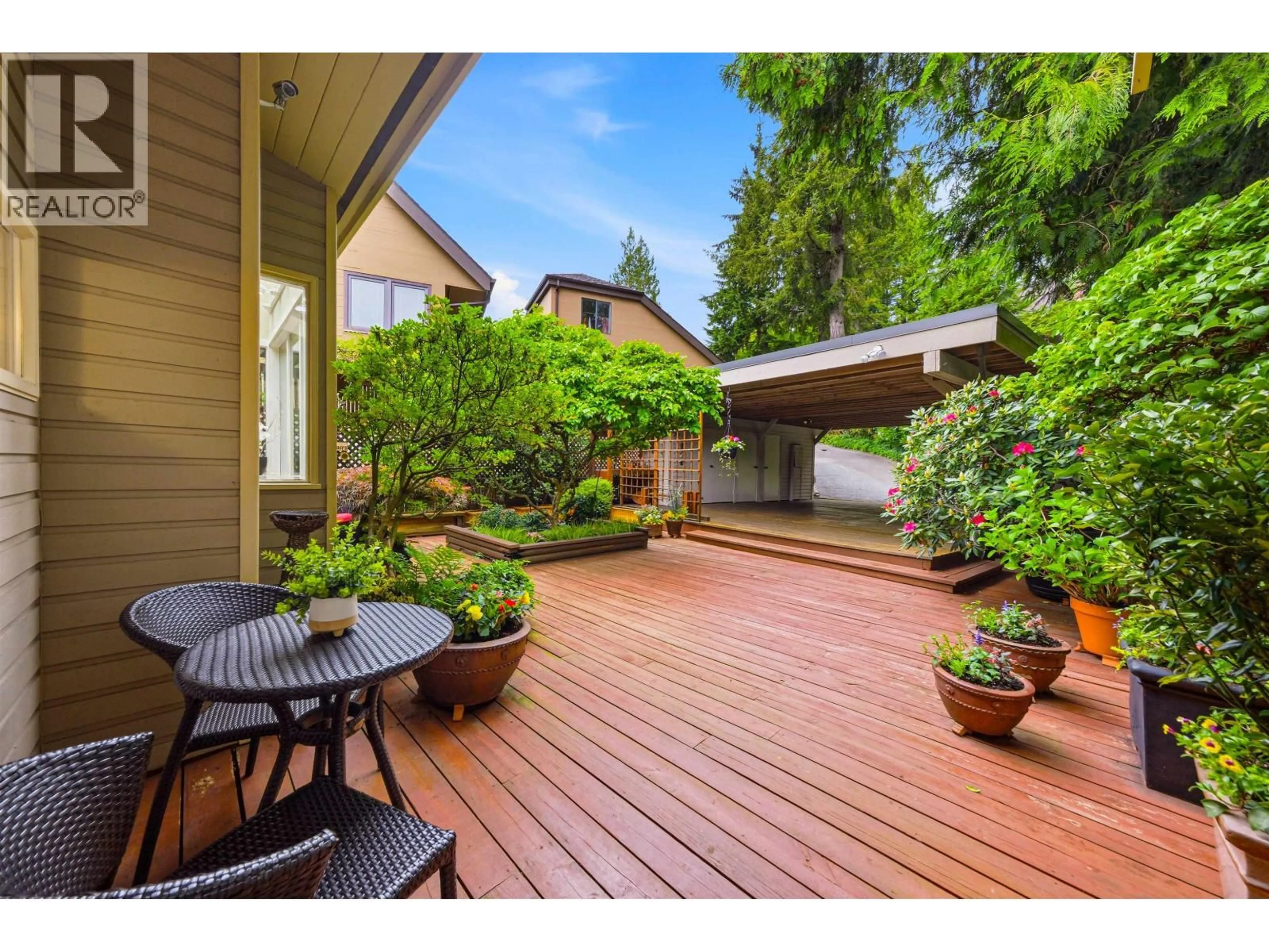 Patio, street for 1584 LOOK OUT POINT, North Vancouver British Columbia V7G1X9