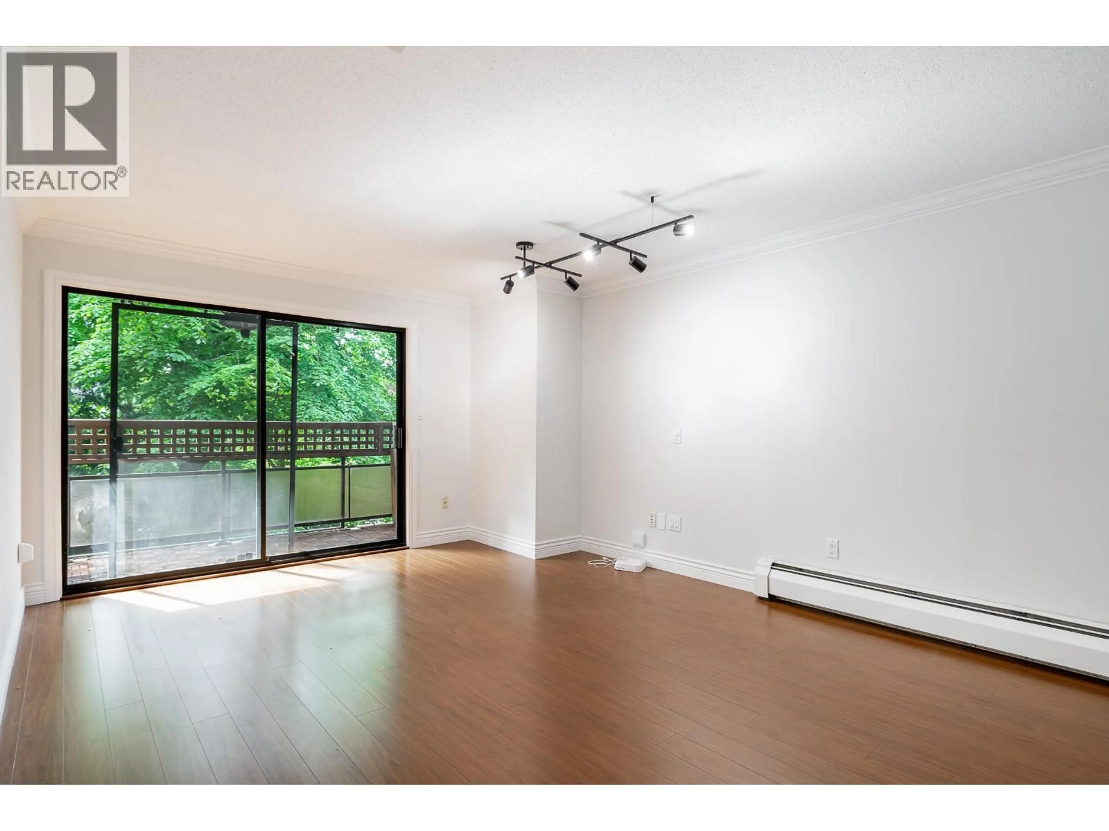 A pic of a room for 301 - 2320 40TH AVENUE, Vancouver British Columbia V6M4H6