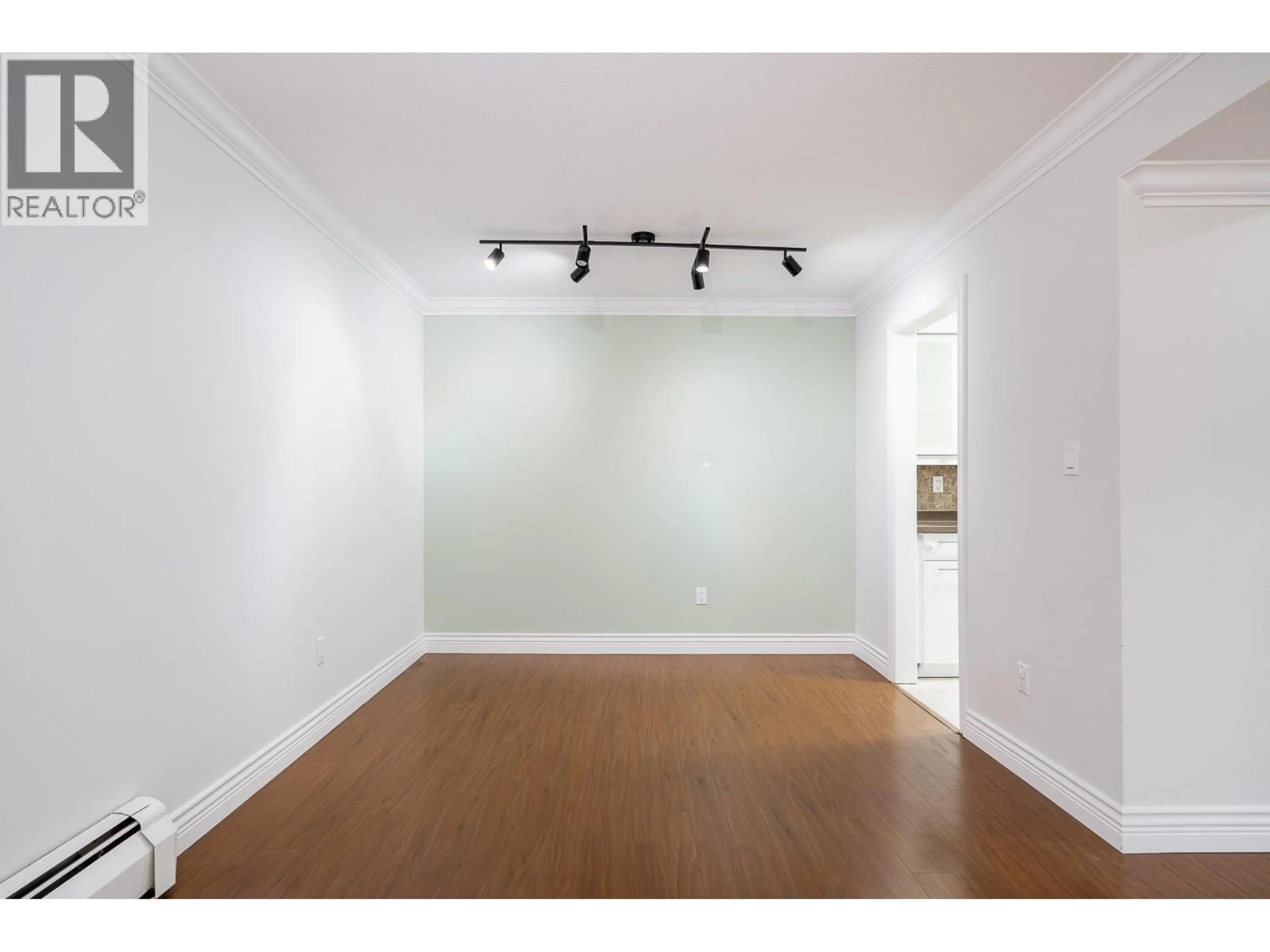 A pic of a room for 301 - 2320 40TH AVENUE, Vancouver British Columbia V6M4H6