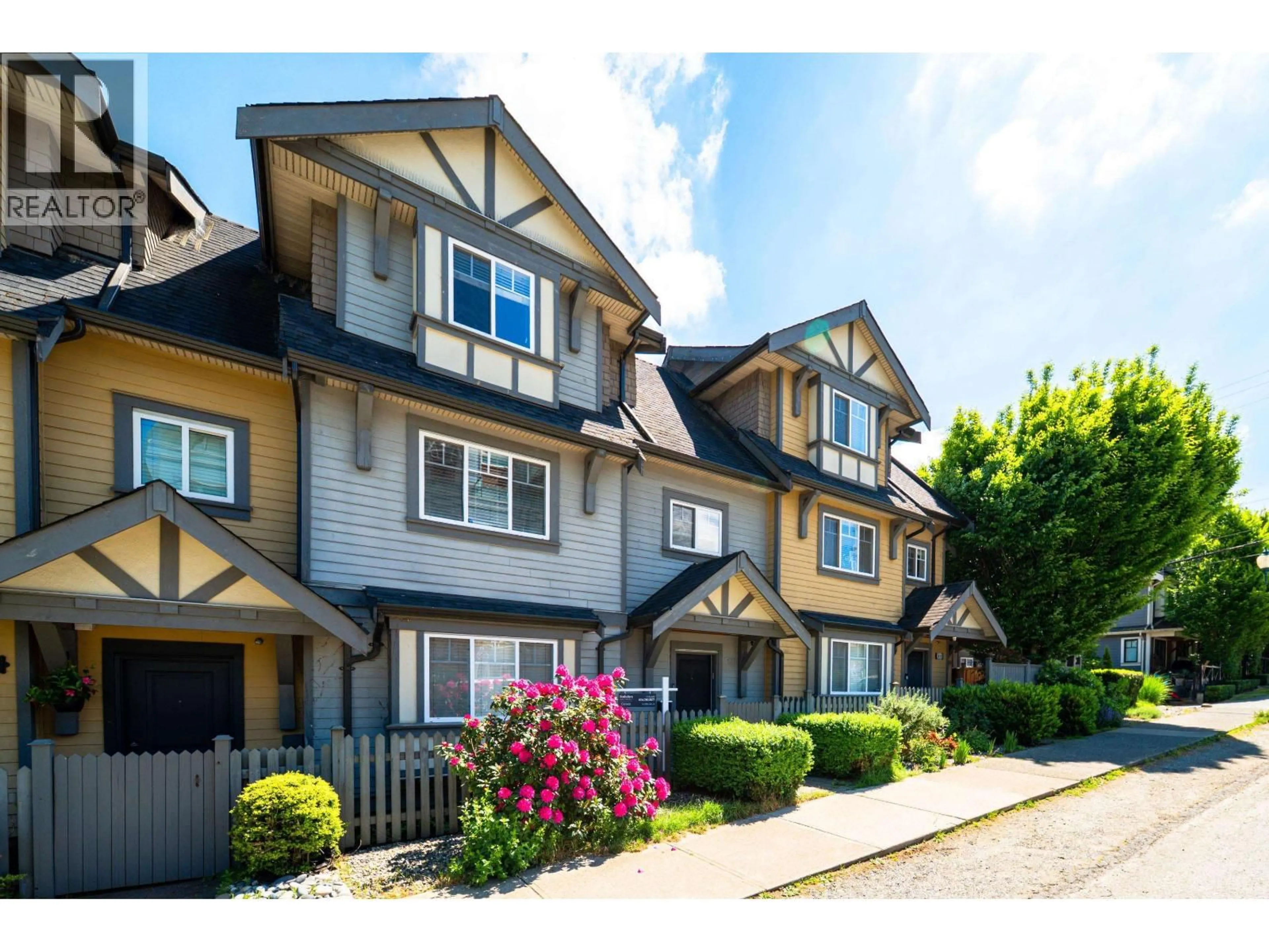 Unknown for 2412 ST. CATHERINES STREET, Vancouver British Columbia V5T3X9