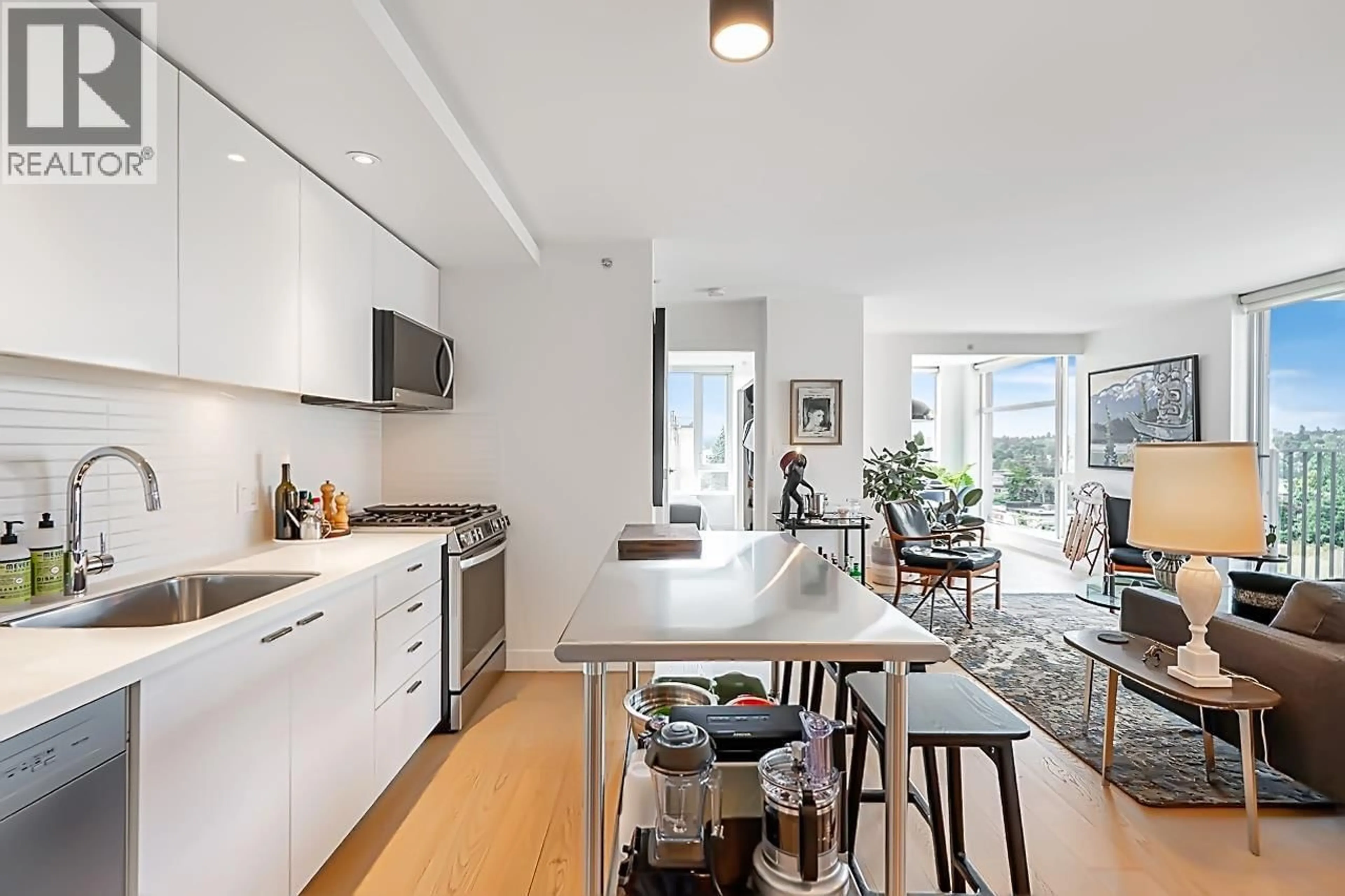 Open concept kitchen, unknown for 905 - 328 11TH AVENUE, Vancouver British Columbia V5T4W1