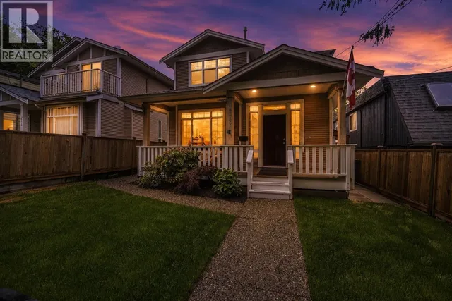 4268 HOSKINS ROAD, North Vancouver 2