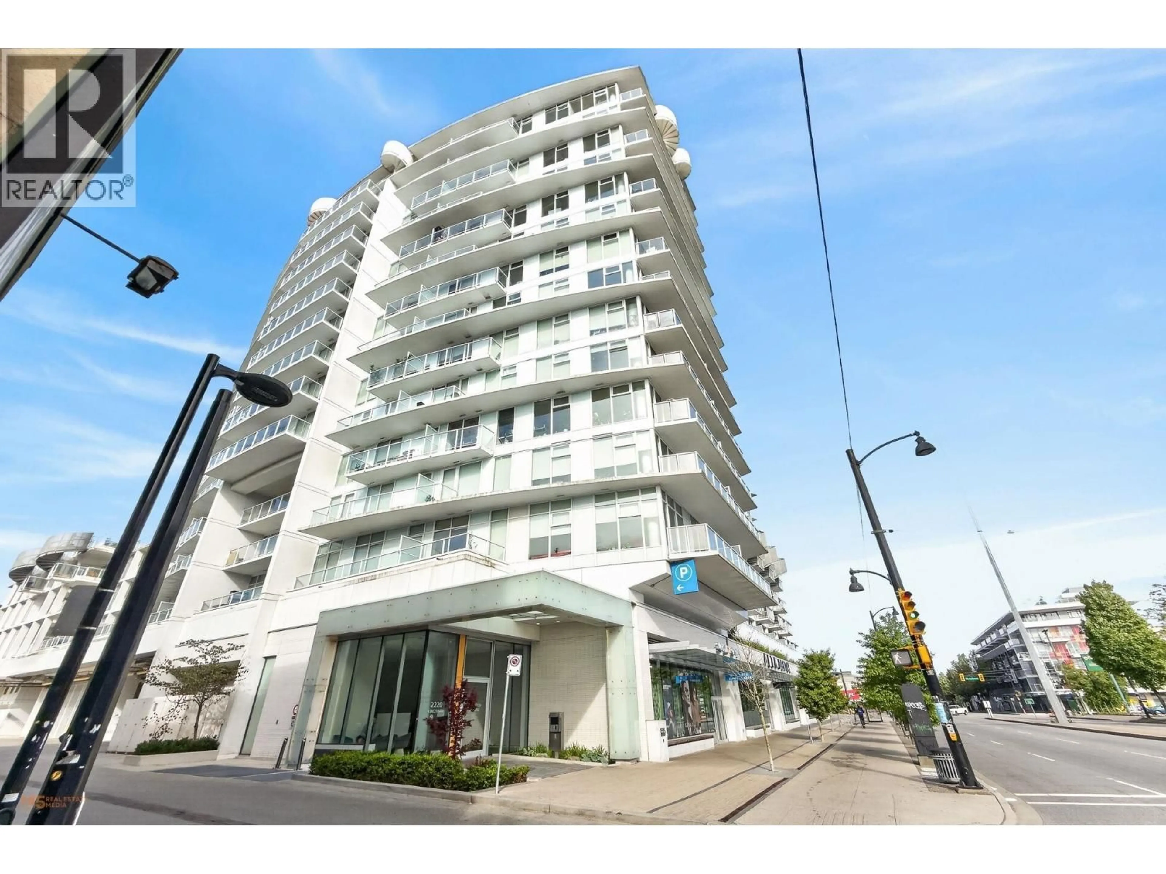 Indoor foyer for 312 - 2220 KINGSWAY, Vancouver British Columbia V5N2T7